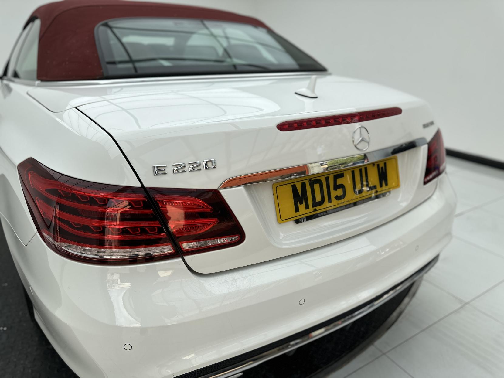 Mercedes-Benz E Class 2.1 E220 BlueTEC AMG Line Cabriolet 2dr Diesel G-Tronic+ Euro 6 (s/s) (177 ps)