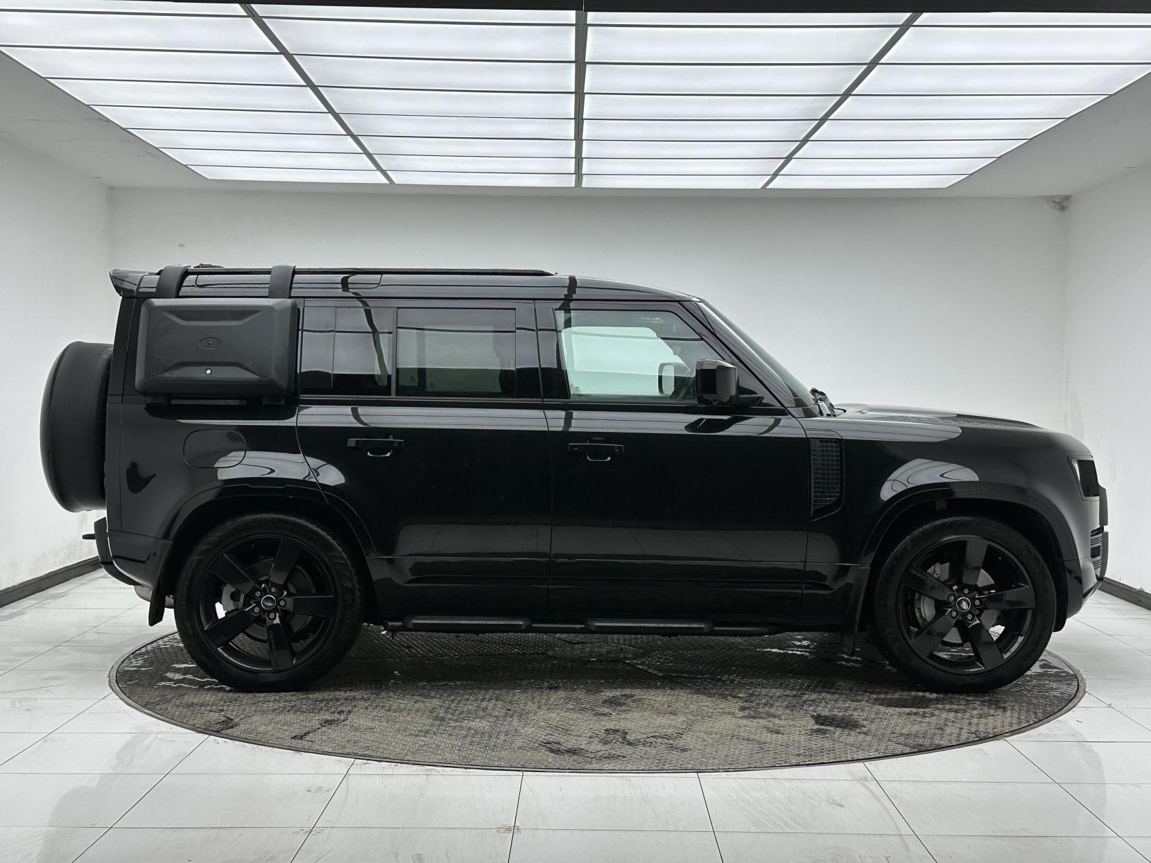 Land Rover Defender 110 3.0 D300 MHEV X-Dynamic HSE SUV 5dr Diesel Auto 4WD Euro 6 (s/s) (300 ps)