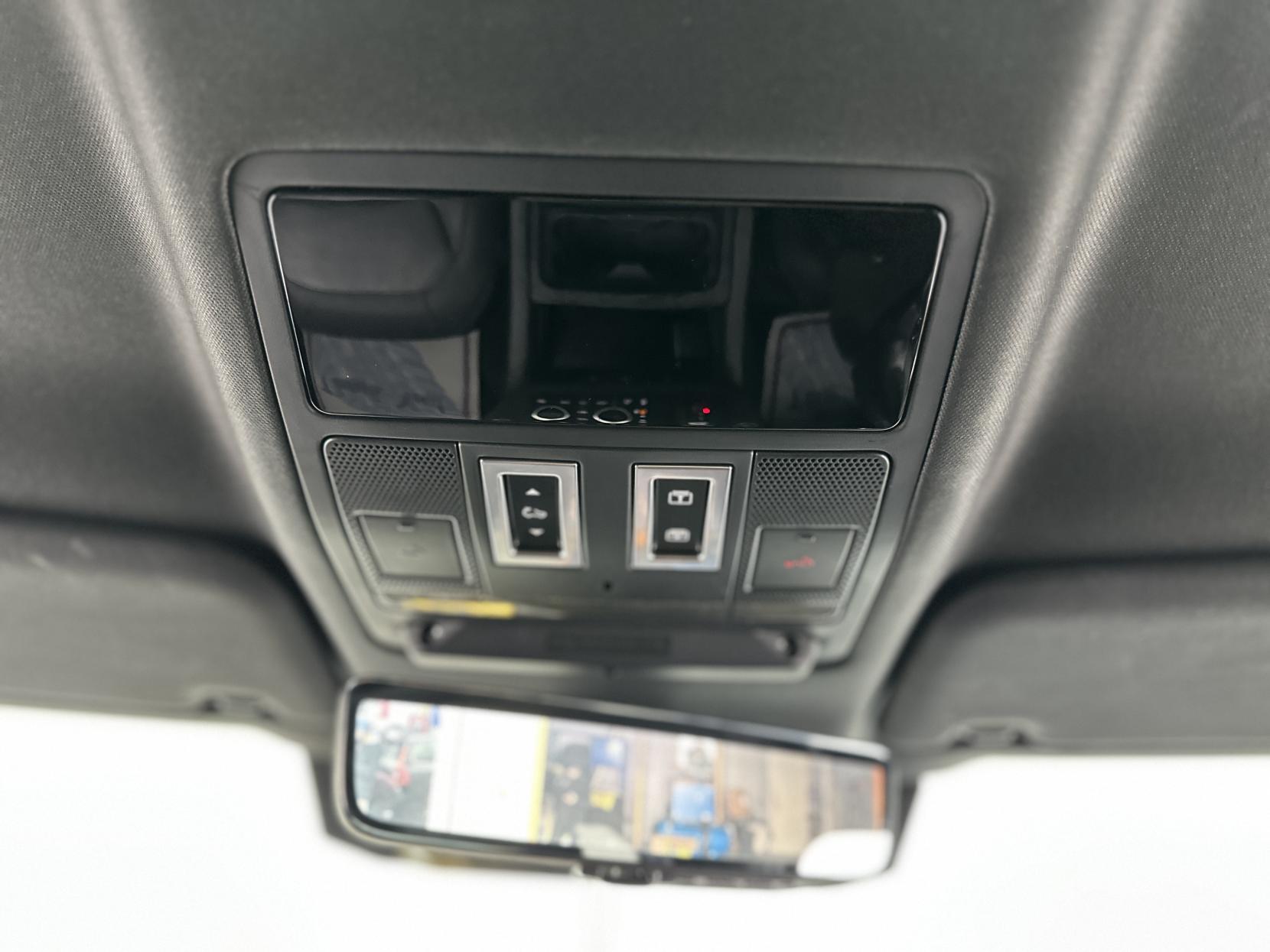 Land Rover Defender 110 3.0 D300 MHEV X-Dynamic HSE SUV 5dr Diesel Auto 4WD Euro 6 (s/s) (300 ps)