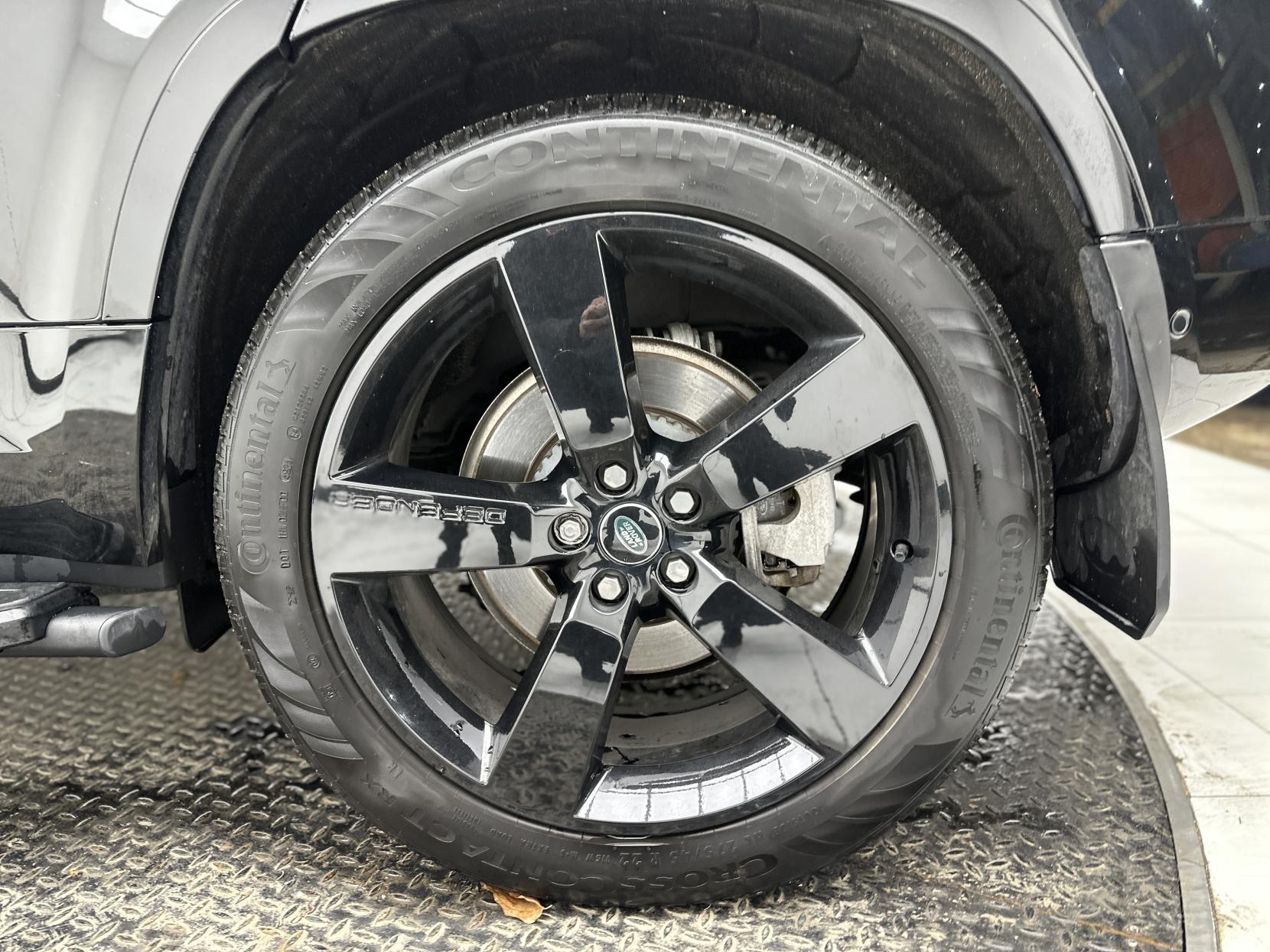 Land Rover Defender 110 3.0 D300 MHEV X-Dynamic HSE SUV 5dr Diesel Auto 4WD Euro 6 (s/s) (300 ps)