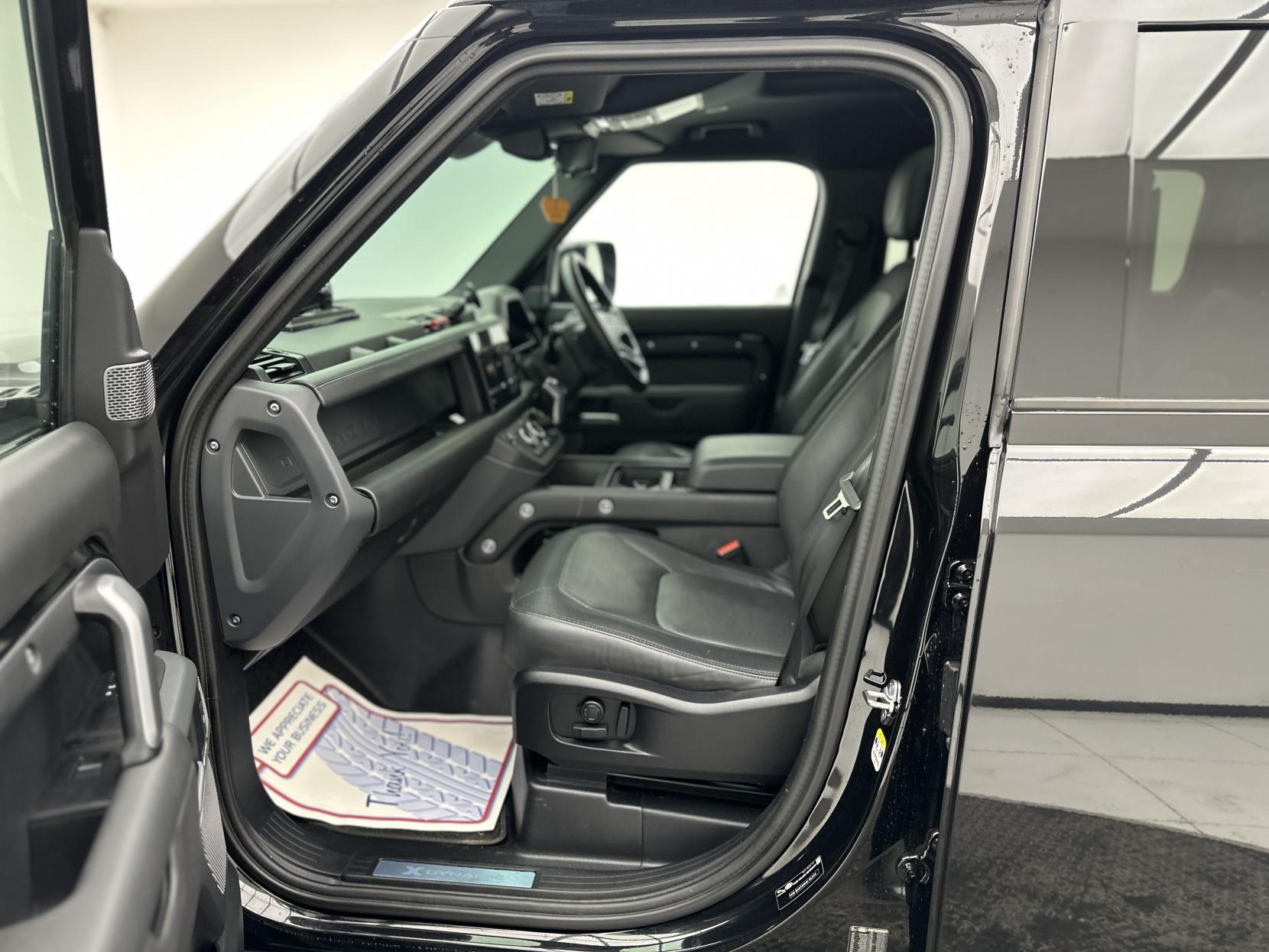 Land Rover Defender 110 3.0 D300 MHEV X-Dynamic HSE SUV 5dr Diesel Auto 4WD Euro 6 (s/s) (300 ps)