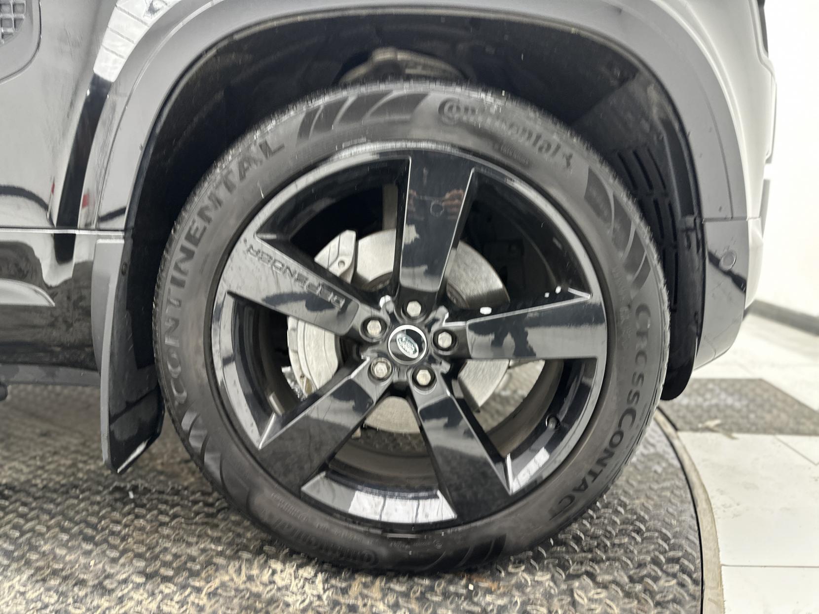 Land Rover Defender 110 3.0 D300 MHEV X-Dynamic HSE SUV 5dr Diesel Auto 4WD Euro 6 (s/s) (300 ps)