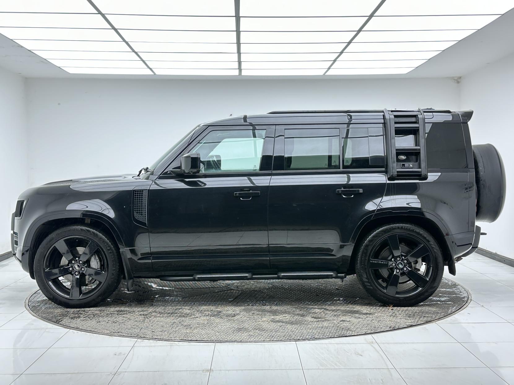 Land Rover Defender 110 3.0 D300 MHEV X-Dynamic HSE SUV 5dr Diesel Auto 4WD Euro 6 (s/s) (300 ps)