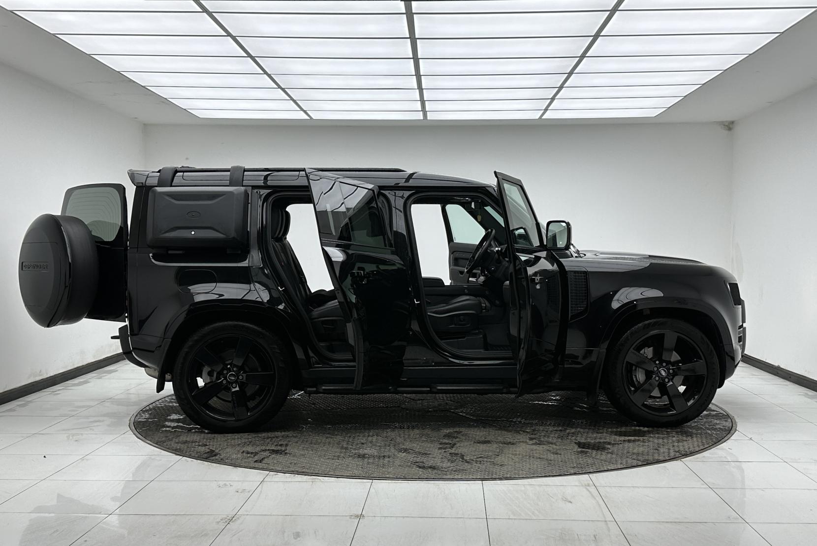 Land Rover Defender 110 3.0 D300 MHEV X-Dynamic HSE SUV 5dr Diesel Auto 4WD Euro 6 (s/s) (300 ps)