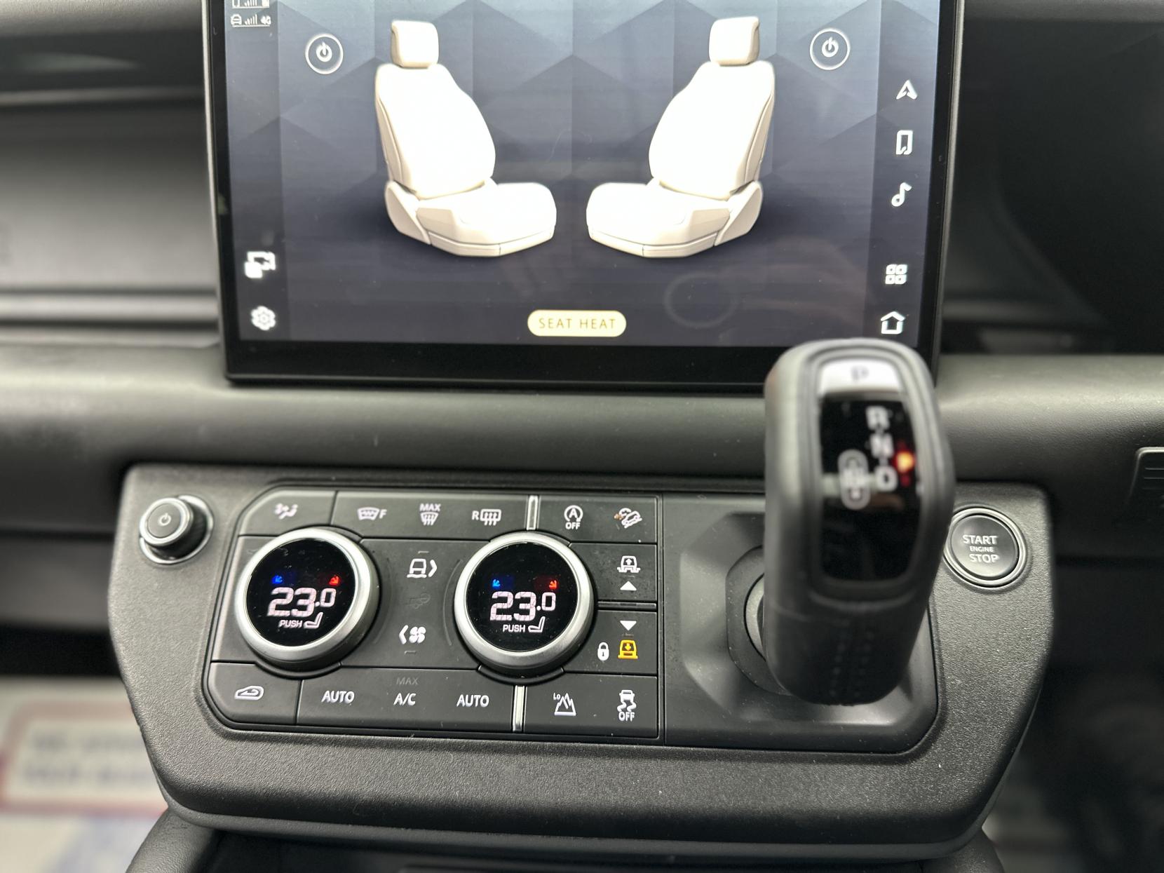 Land Rover Defender 110 3.0 D300 MHEV X-Dynamic HSE SUV 5dr Diesel Auto 4WD Euro 6 (s/s) (300 ps)