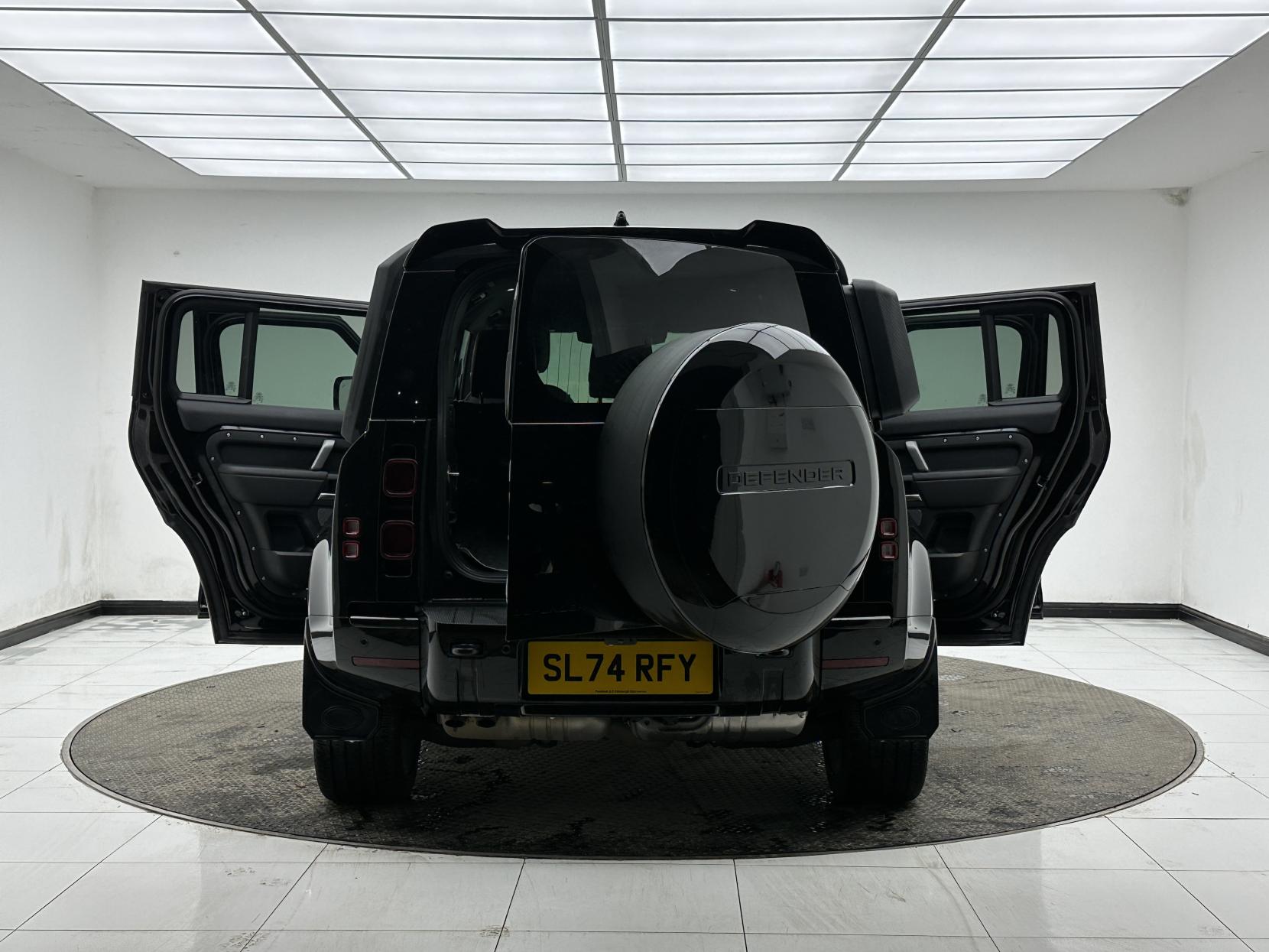 Land Rover Defender 110 3.0 D300 MHEV X-Dynamic HSE SUV 5dr Diesel Auto 4WD Euro 6 (s/s) (300 ps)