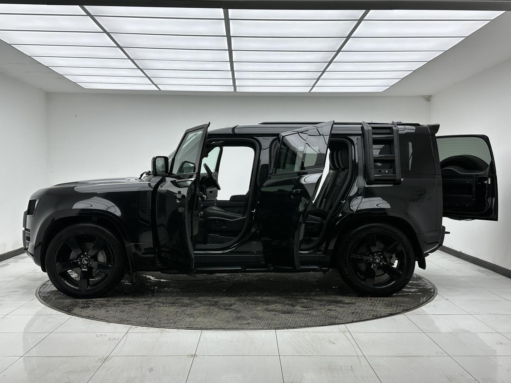 Land Rover Defender 110 3.0 D300 MHEV X-Dynamic HSE SUV 5dr Diesel Auto 4WD Euro 6 (s/s) (300 ps)