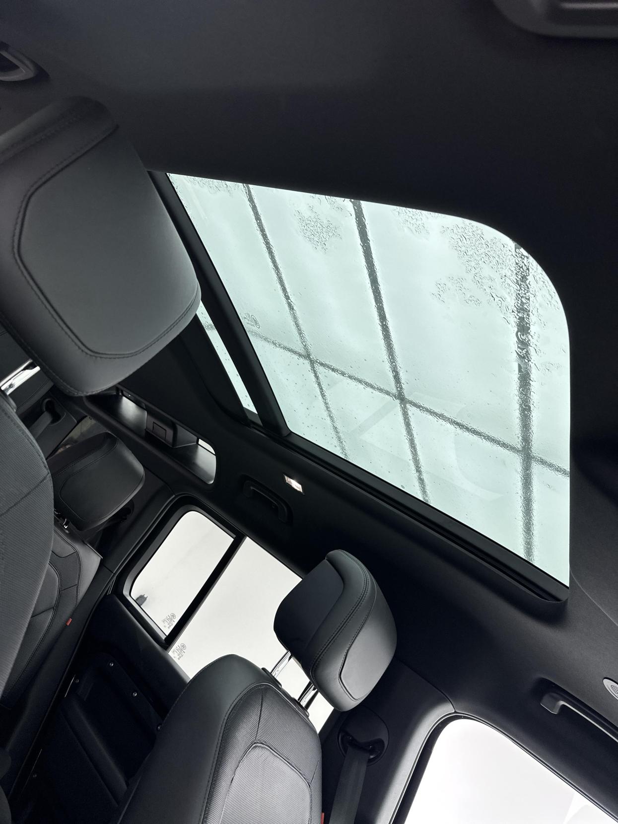 Land Rover Defender 110 3.0 D300 MHEV X-Dynamic HSE SUV 5dr Diesel Auto 4WD Euro 6 (s/s) (300 ps)