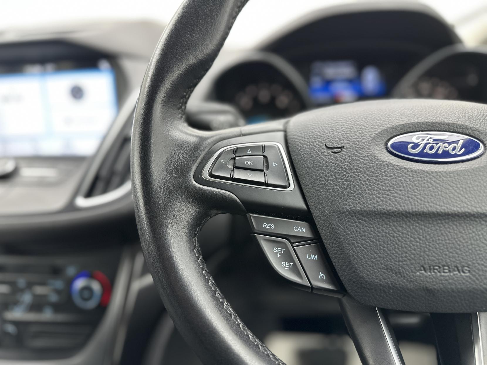 Ford C-Max 1.5 TDCi Titanium MPV 5dr Diesel Powershift Euro 6 (s/s) (120 ps)