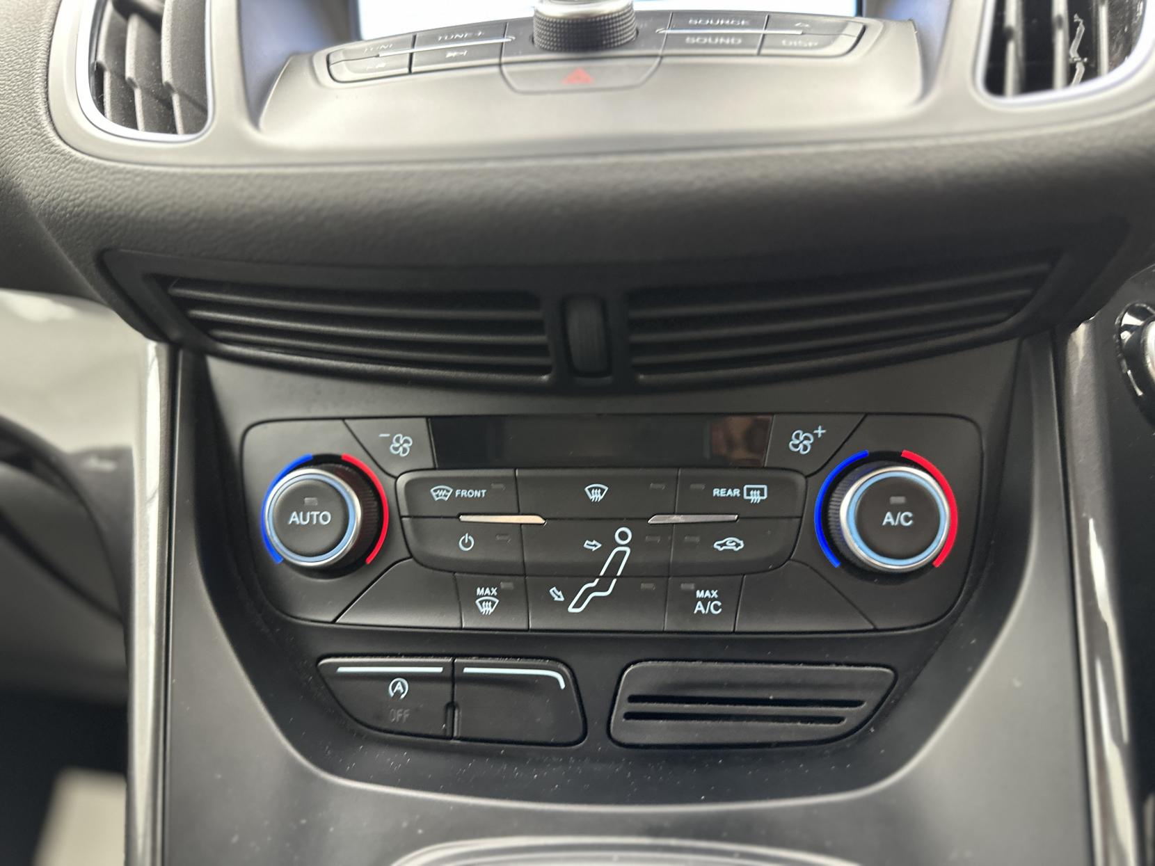 Ford C-Max 1.5 TDCi Titanium MPV 5dr Diesel Powershift Euro 6 (s/s) (120 ps)