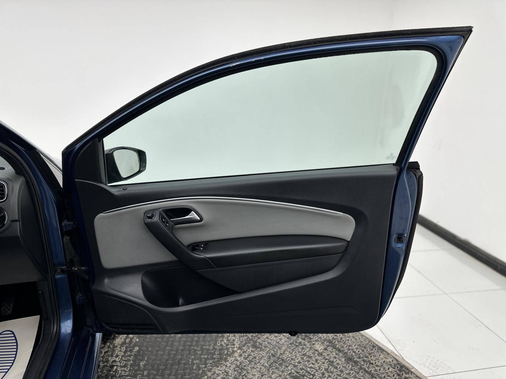 Volkswagen Polo 1.4 TSI BlueMotion Tech ACT BlueGT Hatchback 3dr Petrol DSG Euro 6 (s/s) (150 ps)