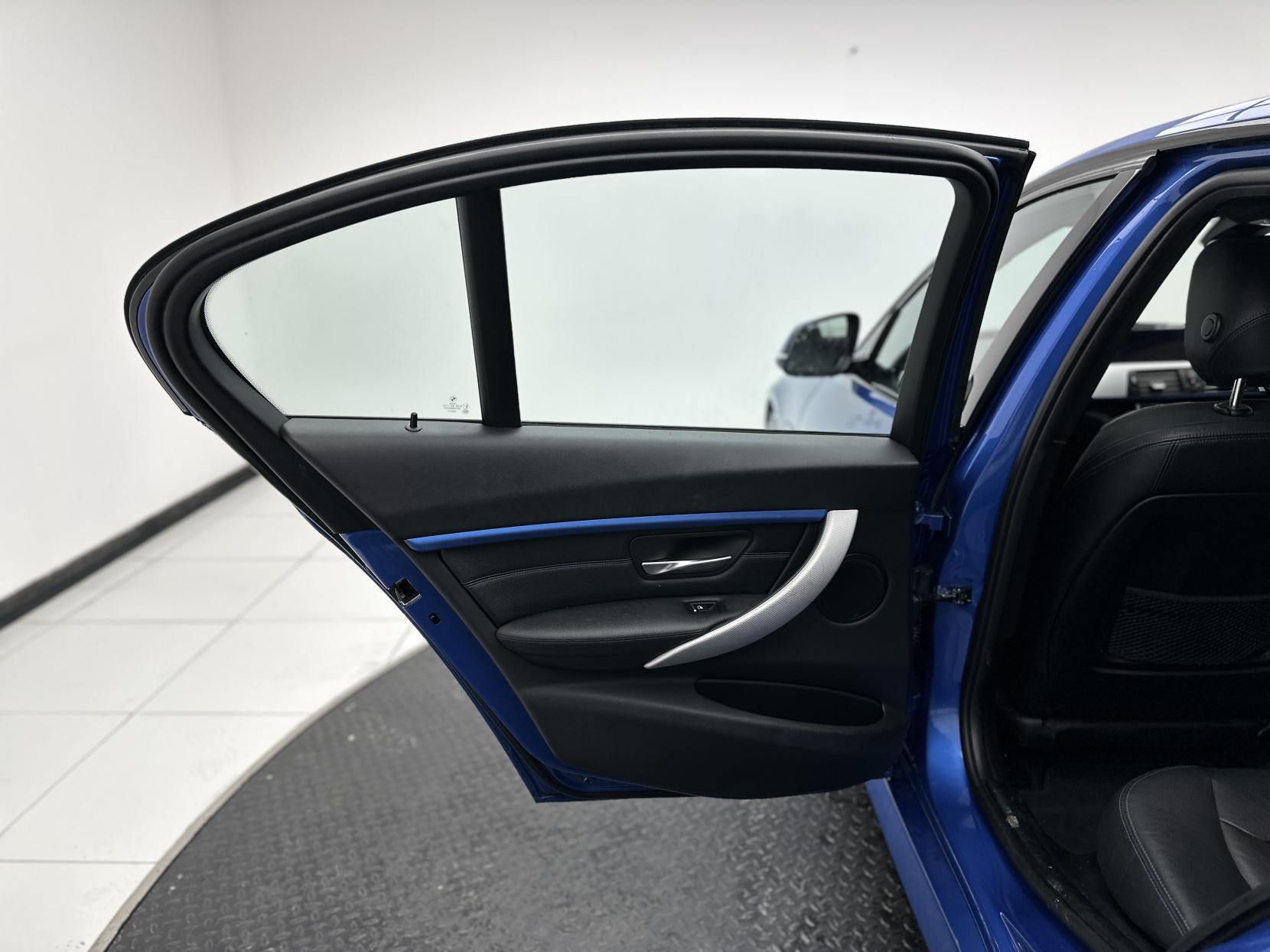 BMW 3 Series 2.0 330e 7.6kWh M Sport Saloon 4dr Petrol Plug-in Hybrid Auto Euro 6 (s/s) (252 ps)