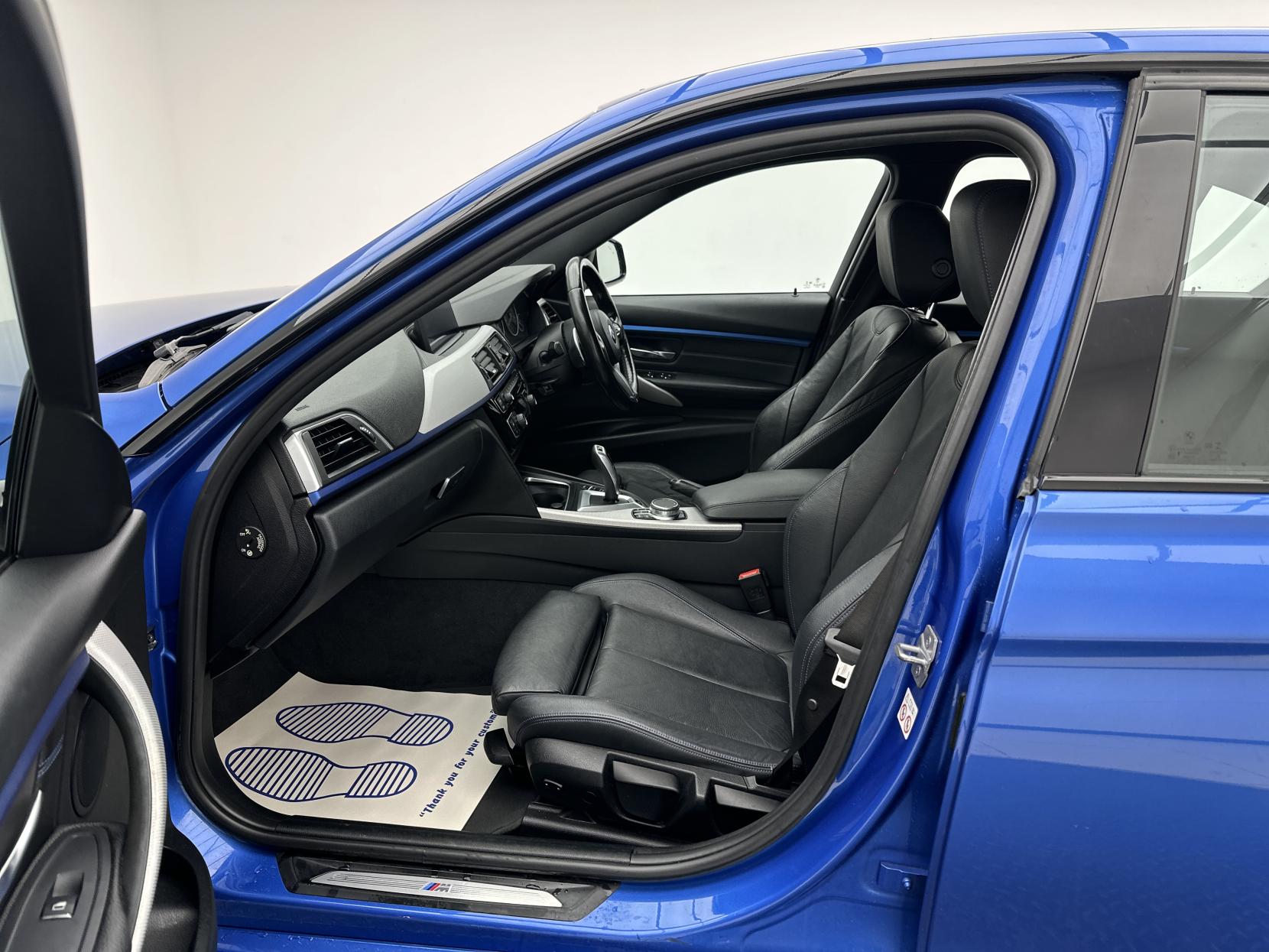 BMW 3 Series 2.0 330e 7.6kWh M Sport Saloon 4dr Petrol Plug-in Hybrid Auto Euro 6 (s/s) (252 ps)