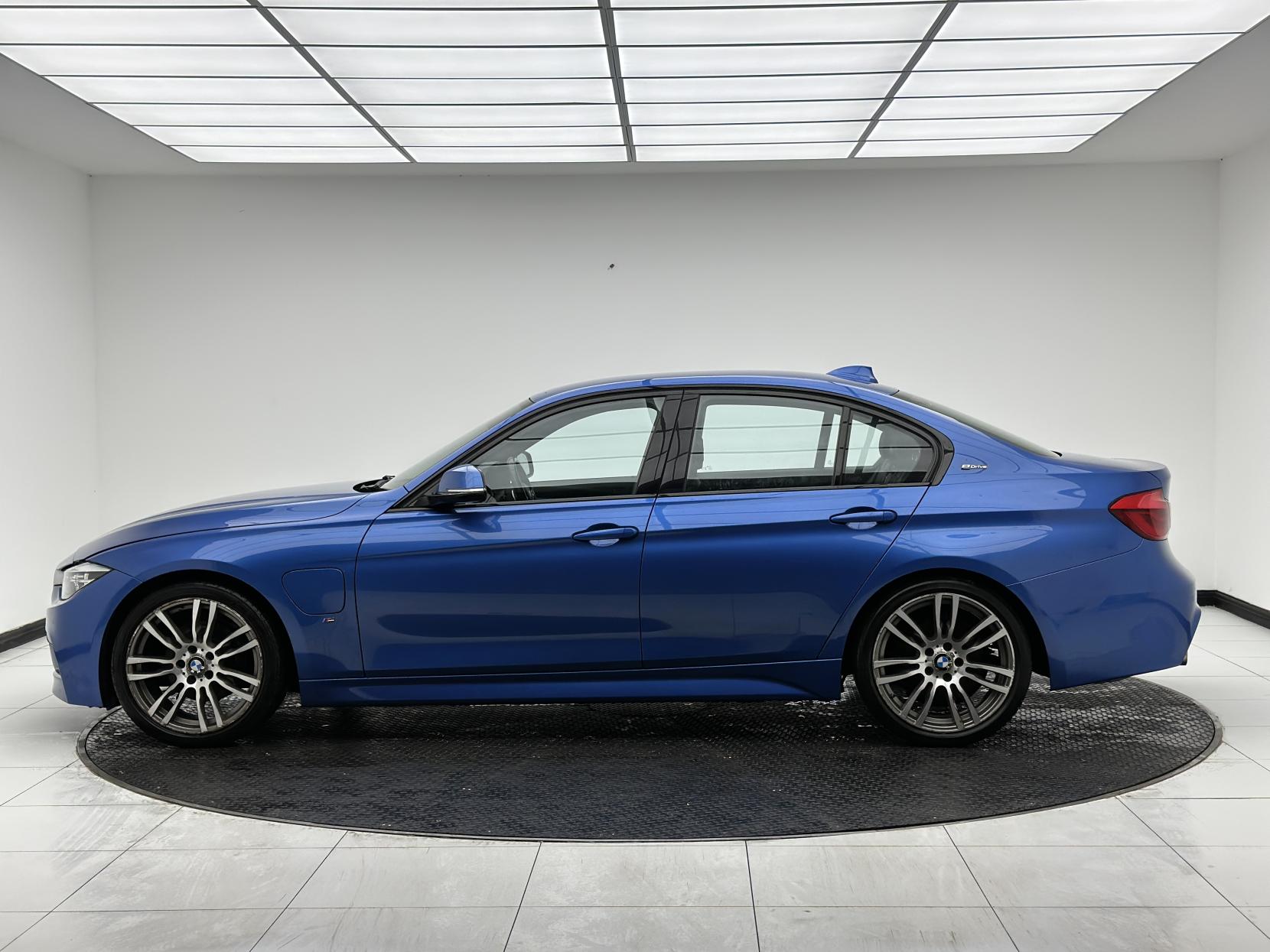 BMW 3 Series 2.0 330e 7.6kWh M Sport Saloon 4dr Petrol Plug-in Hybrid Auto Euro 6 (s/s) (252 ps)