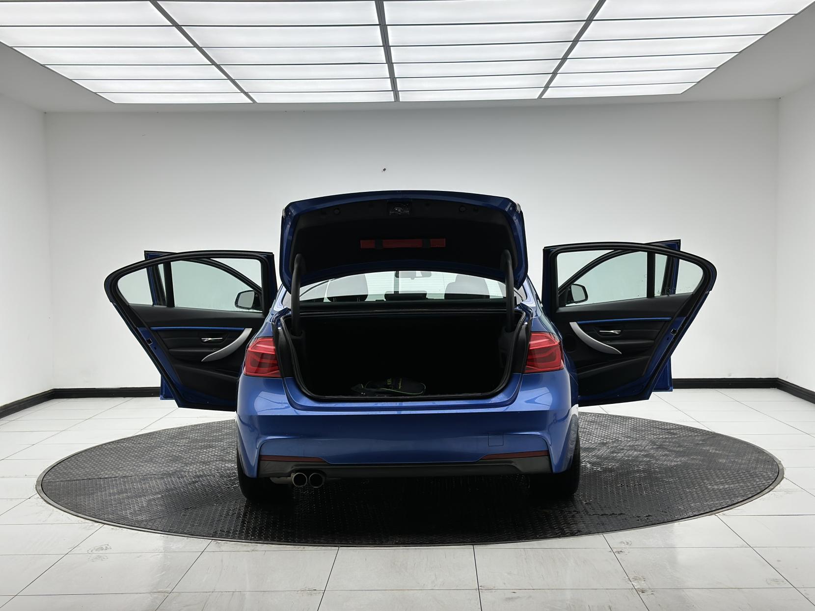 BMW 3 Series 2.0 330e 7.6kWh M Sport Saloon 4dr Petrol Plug-in Hybrid Auto Euro 6 (s/s) (252 ps)