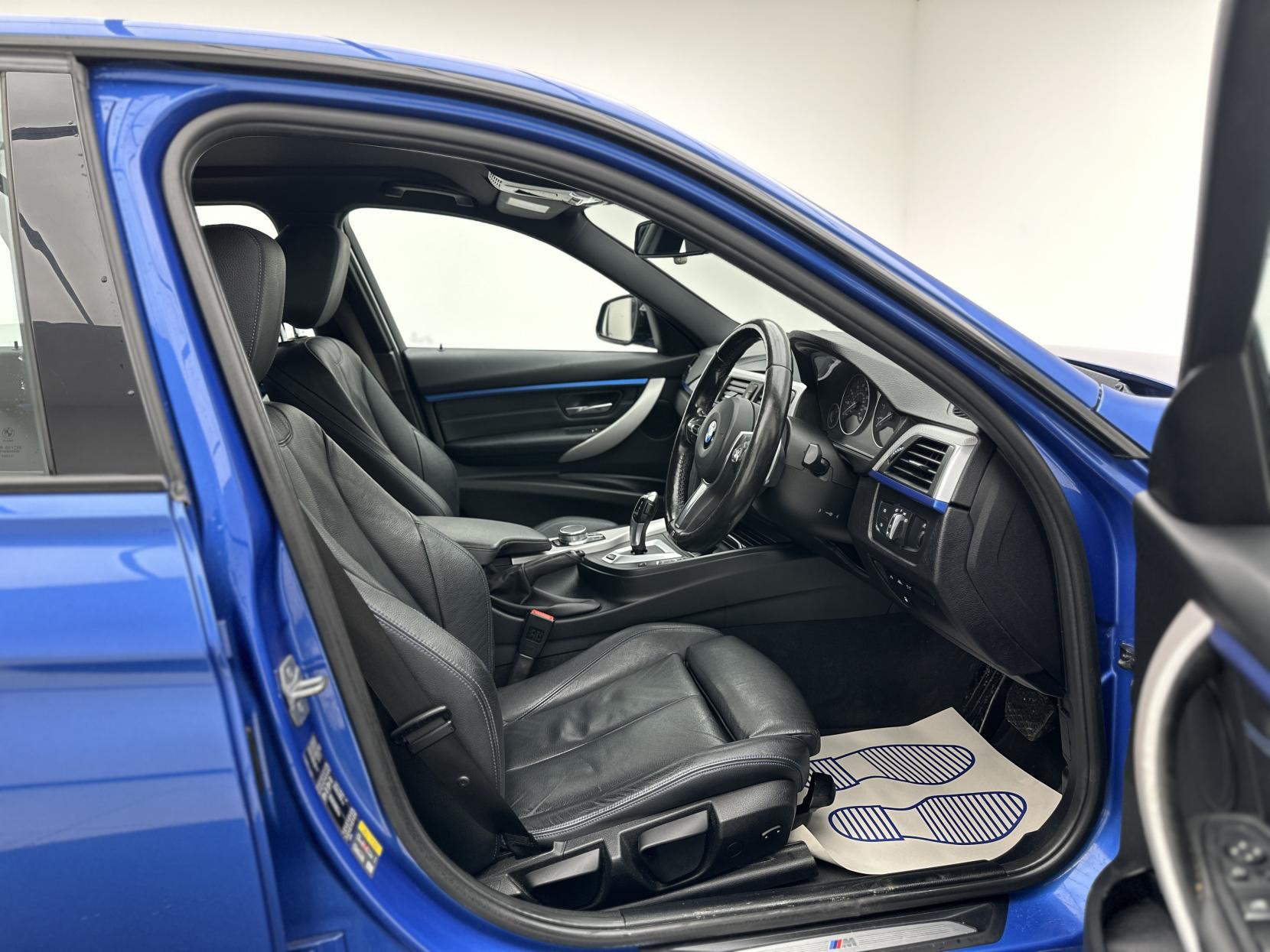 BMW 3 Series 2.0 330e 7.6kWh M Sport Saloon 4dr Petrol Plug-in Hybrid Auto Euro 6 (s/s) (252 ps)