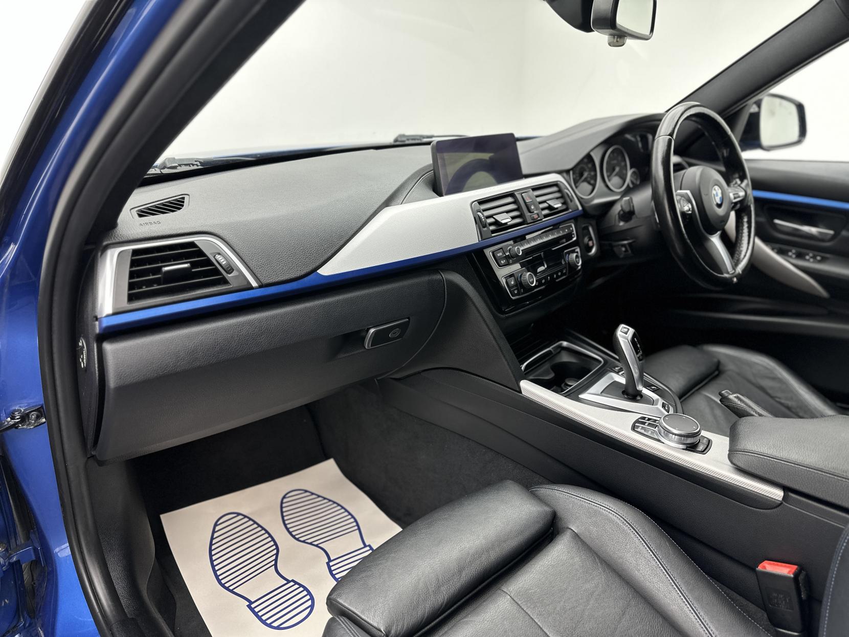 BMW 3 Series 2.0 330e 7.6kWh M Sport Saloon 4dr Petrol Plug-in Hybrid Auto Euro 6 (s/s) (252 ps)