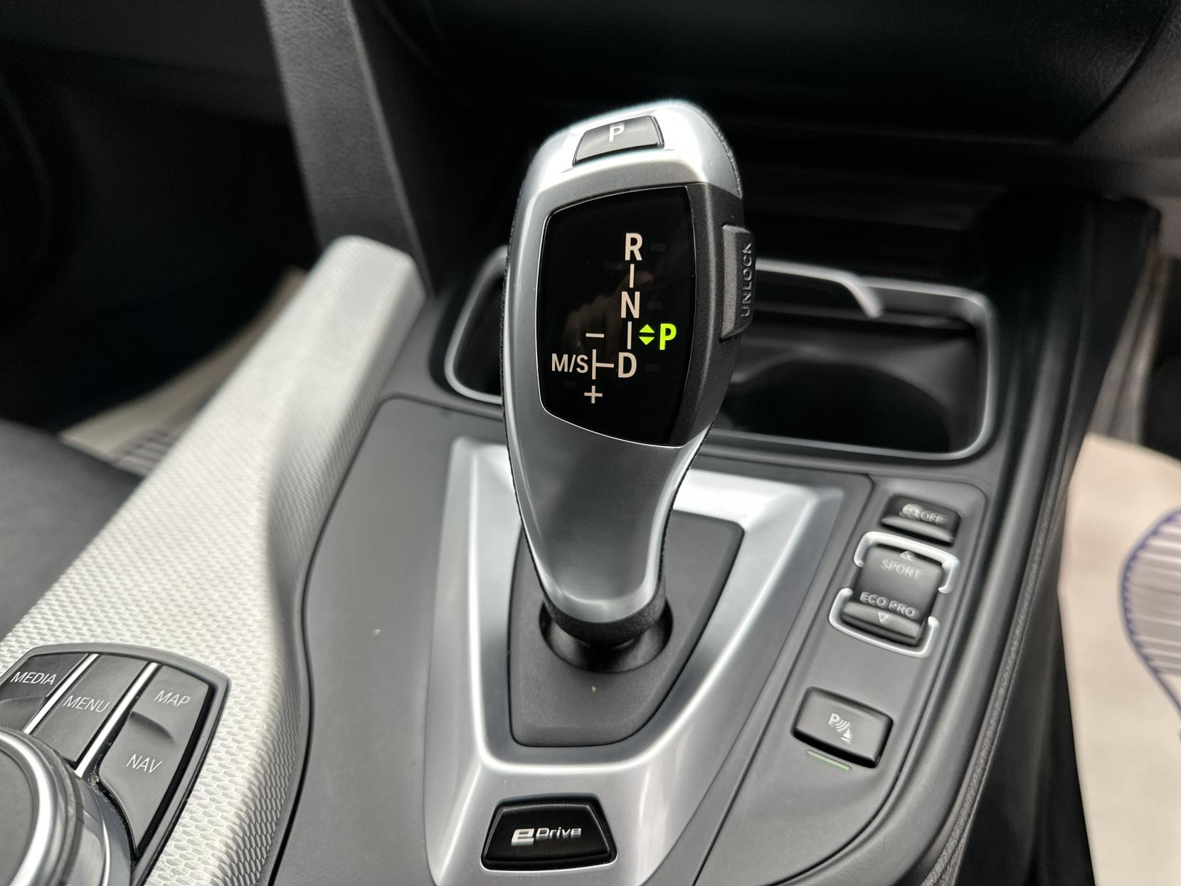 BMW 3 Series 2.0 330e 7.6kWh M Sport Saloon 4dr Petrol Plug-in Hybrid Auto Euro 6 (s/s) (252 ps)