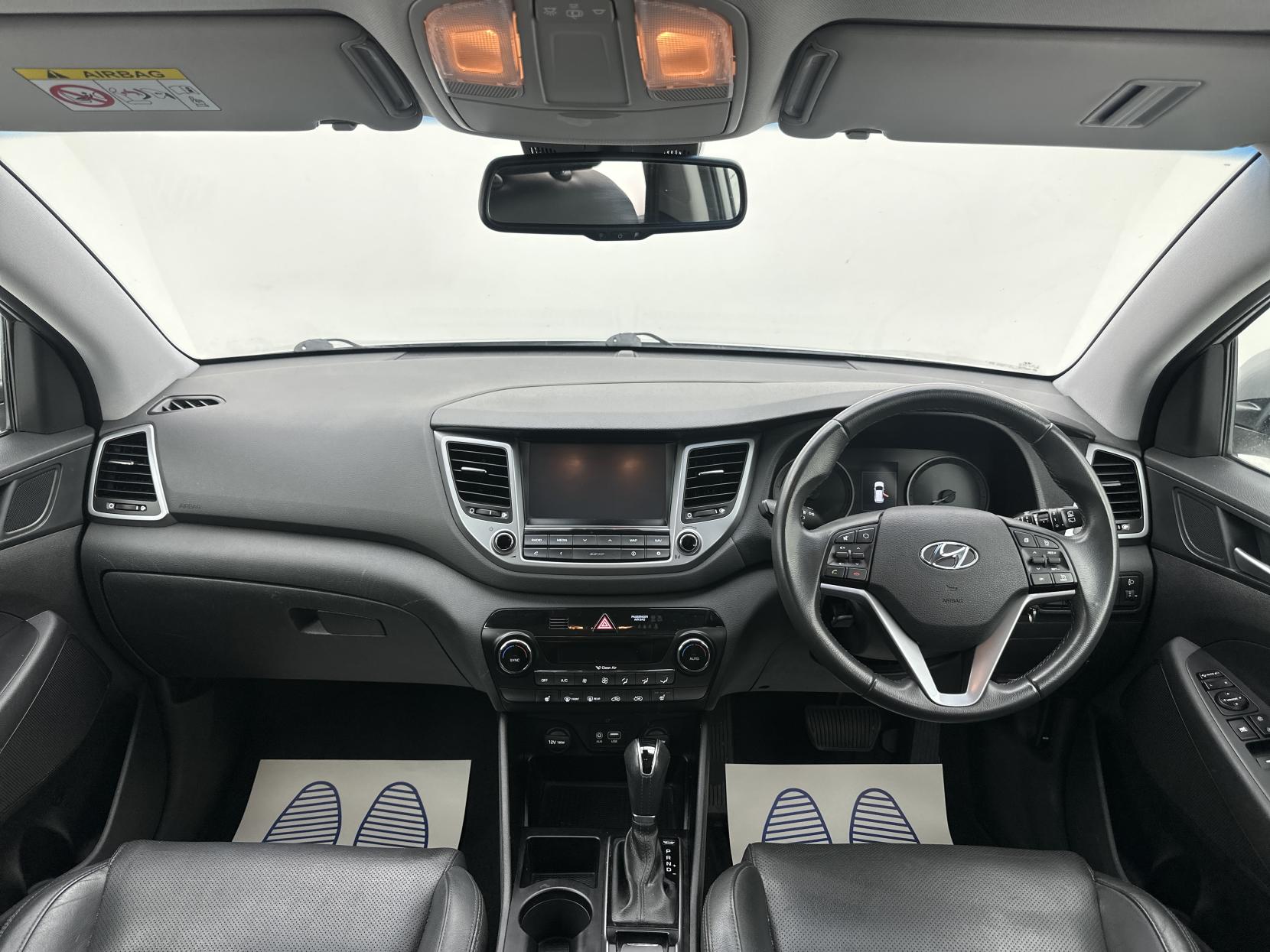 Hyundai TUCSON 2.0 CRDi Premium SUV 5dr Diesel Auto 4WD Euro 6 (136 ps)