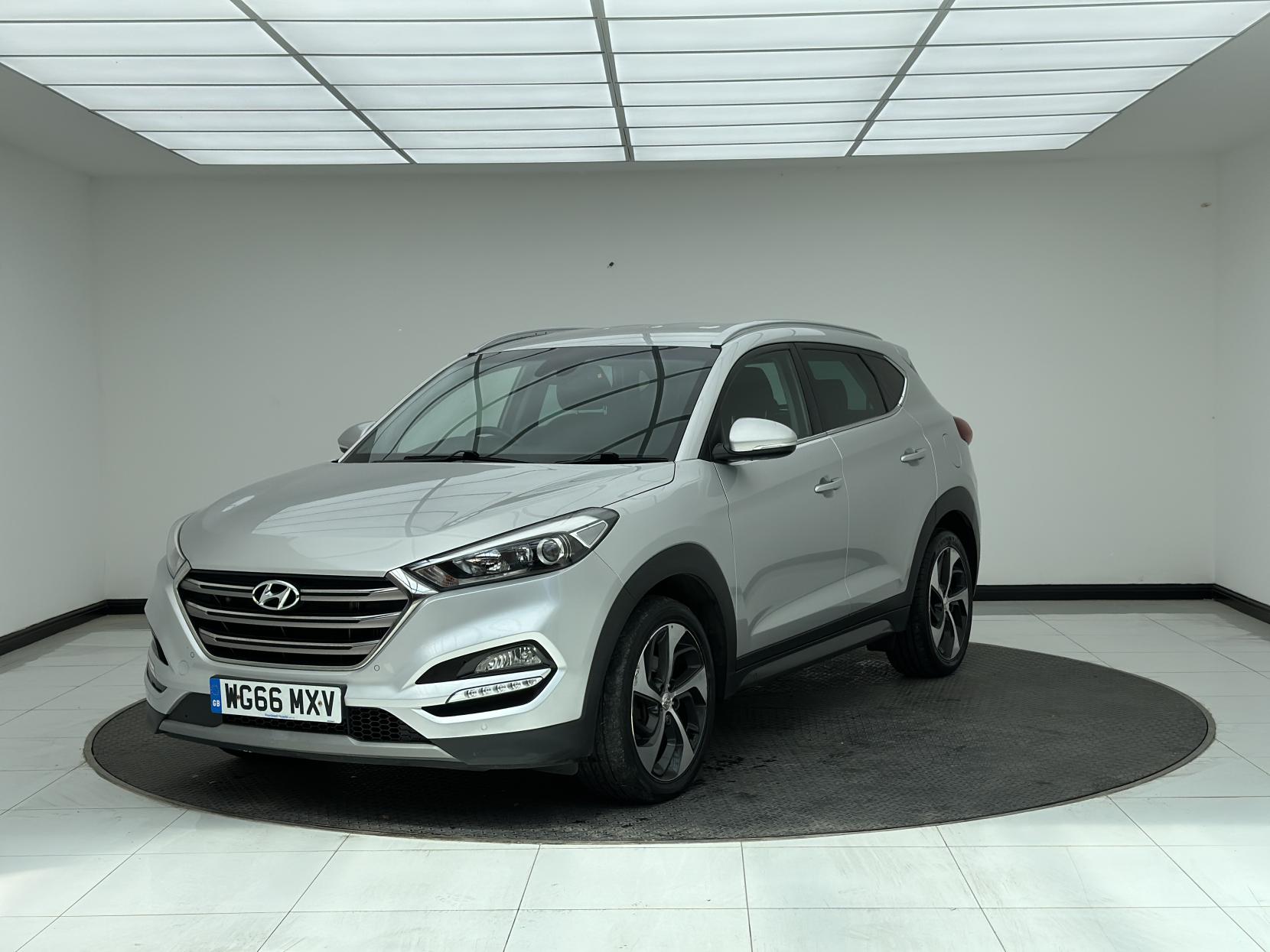 Hyundai TUCSON 2.0 CRDi Premium SUV 5dr Diesel Auto 4WD Euro 6 (136 ps)
