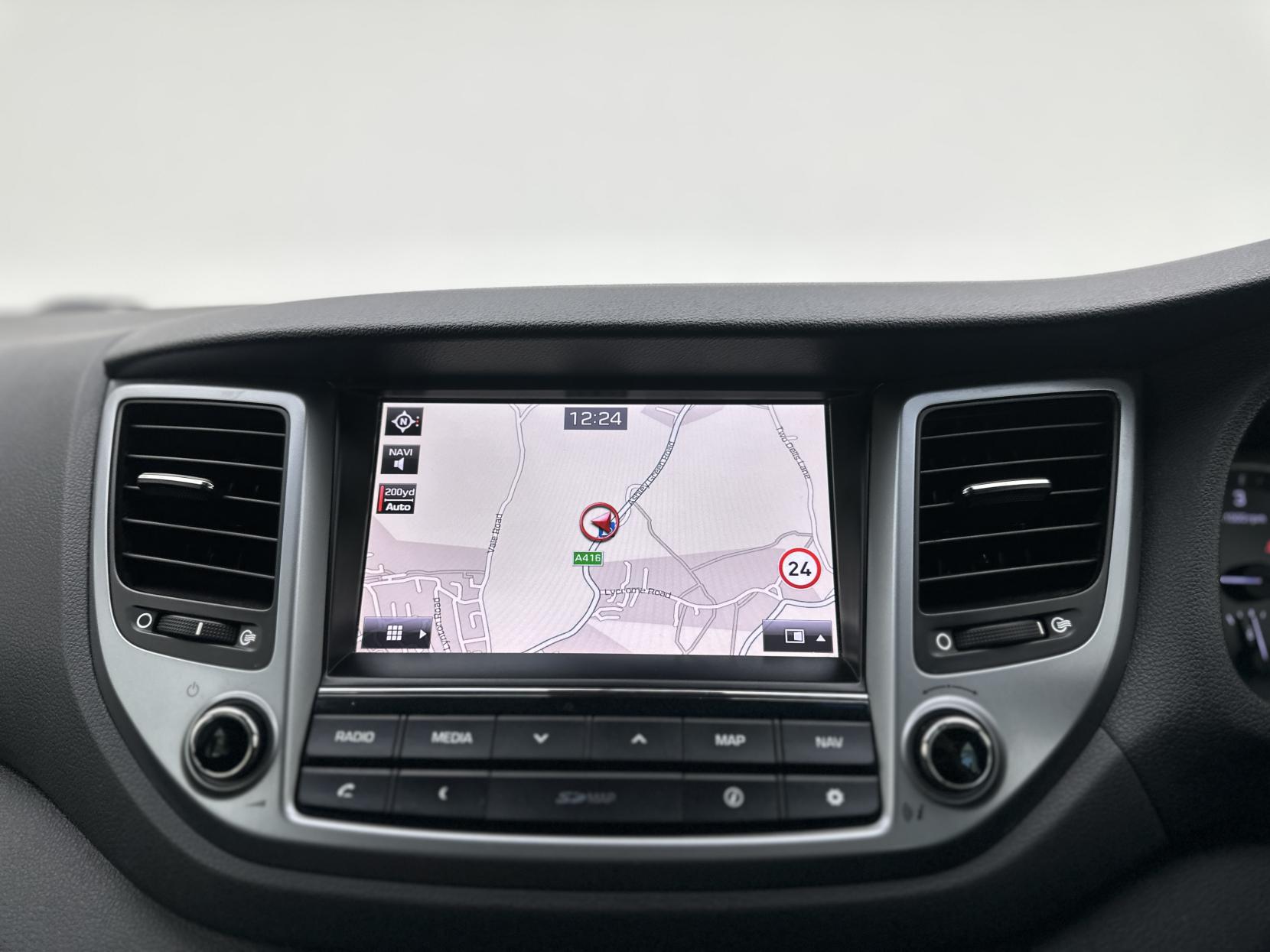 Hyundai TUCSON 2.0 CRDi Premium SUV 5dr Diesel Auto 4WD Euro 6 (136 ps)