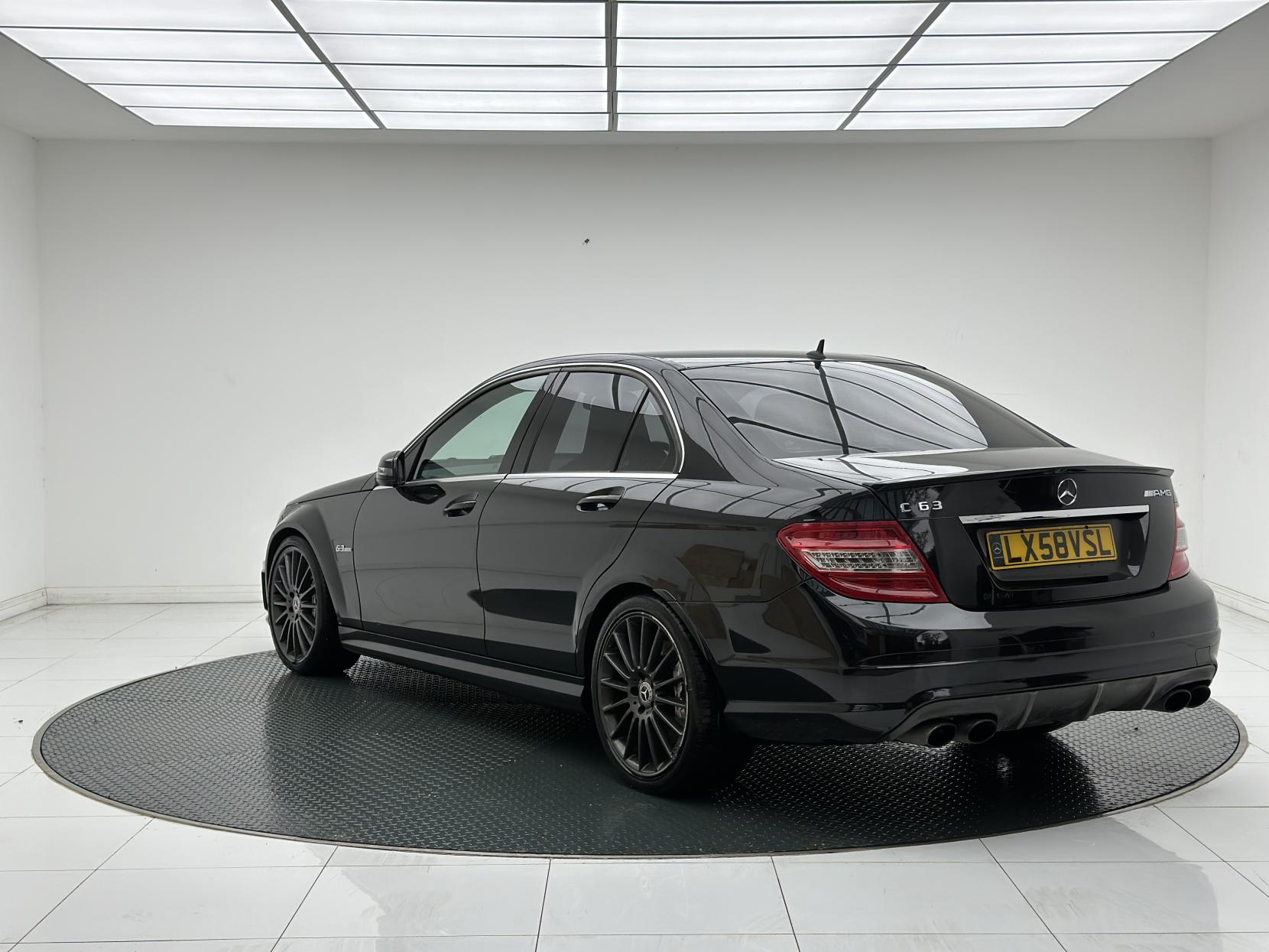 Mercedes-Benz C Class 6.3 C63 V8 AMG Saloon 4dr Petrol G-Tronic Euro 4 (457 ps)