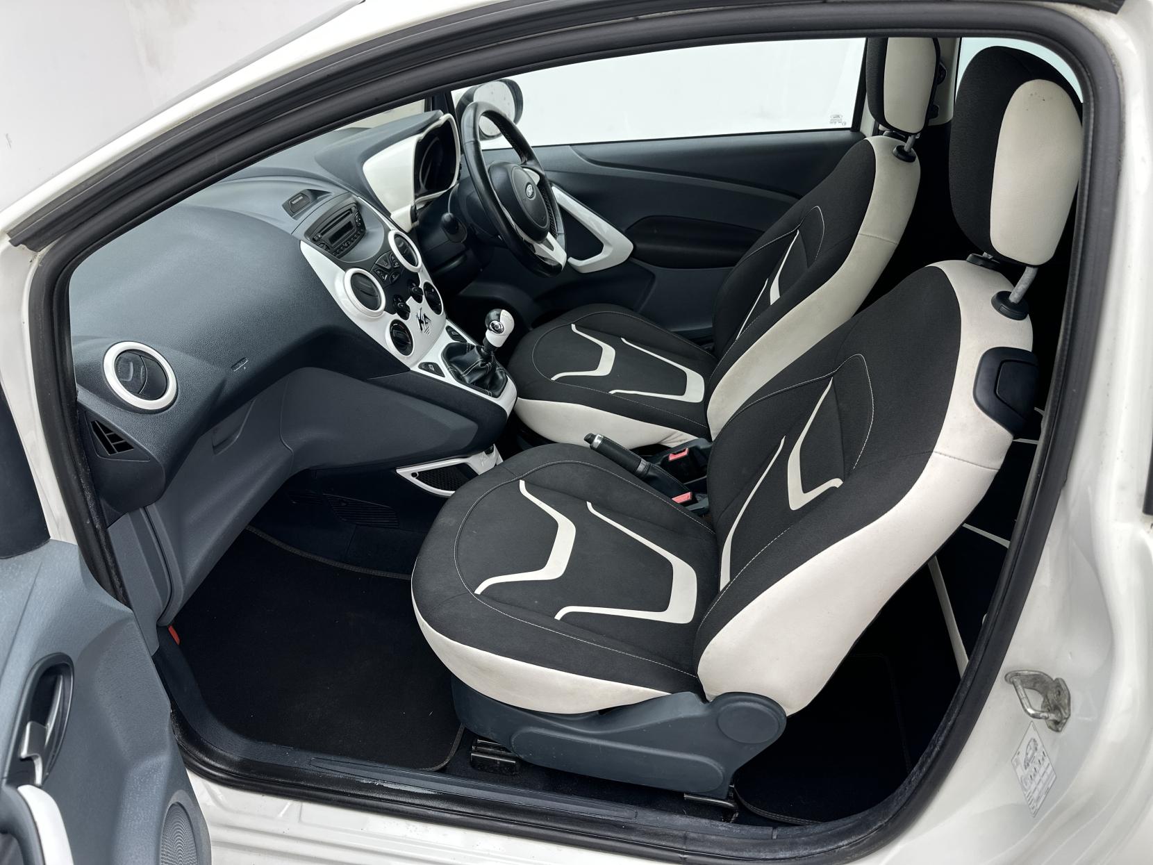 Ford Ka 1.2 Zetec White Edition Hatchback 3dr Petrol Manual Euro 6 (s/s) (69 ps)