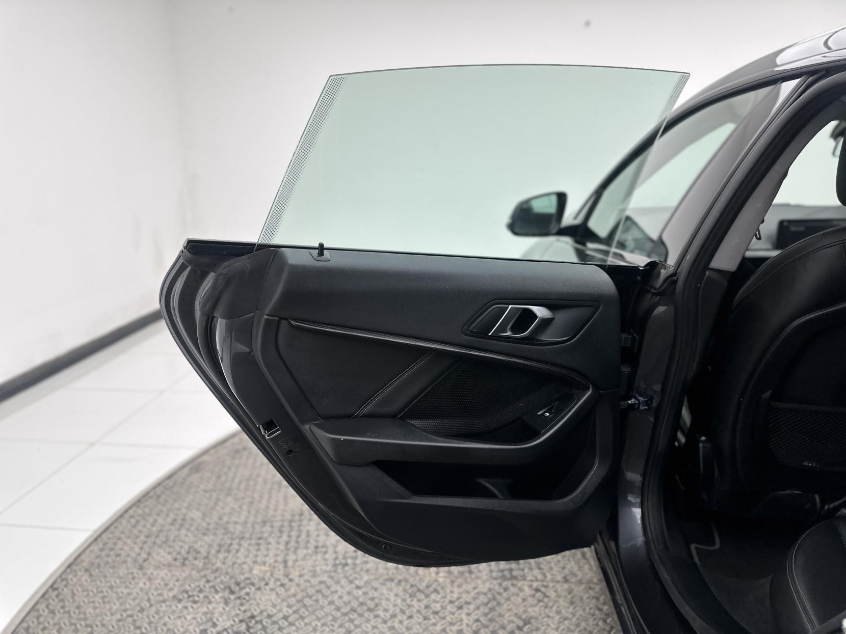 BMW 2 Series Gran Coupe 1.5 218i Sport (LCP) Saloon 4dr Petrol DCT Euro 6 (s/s) (136 ps)