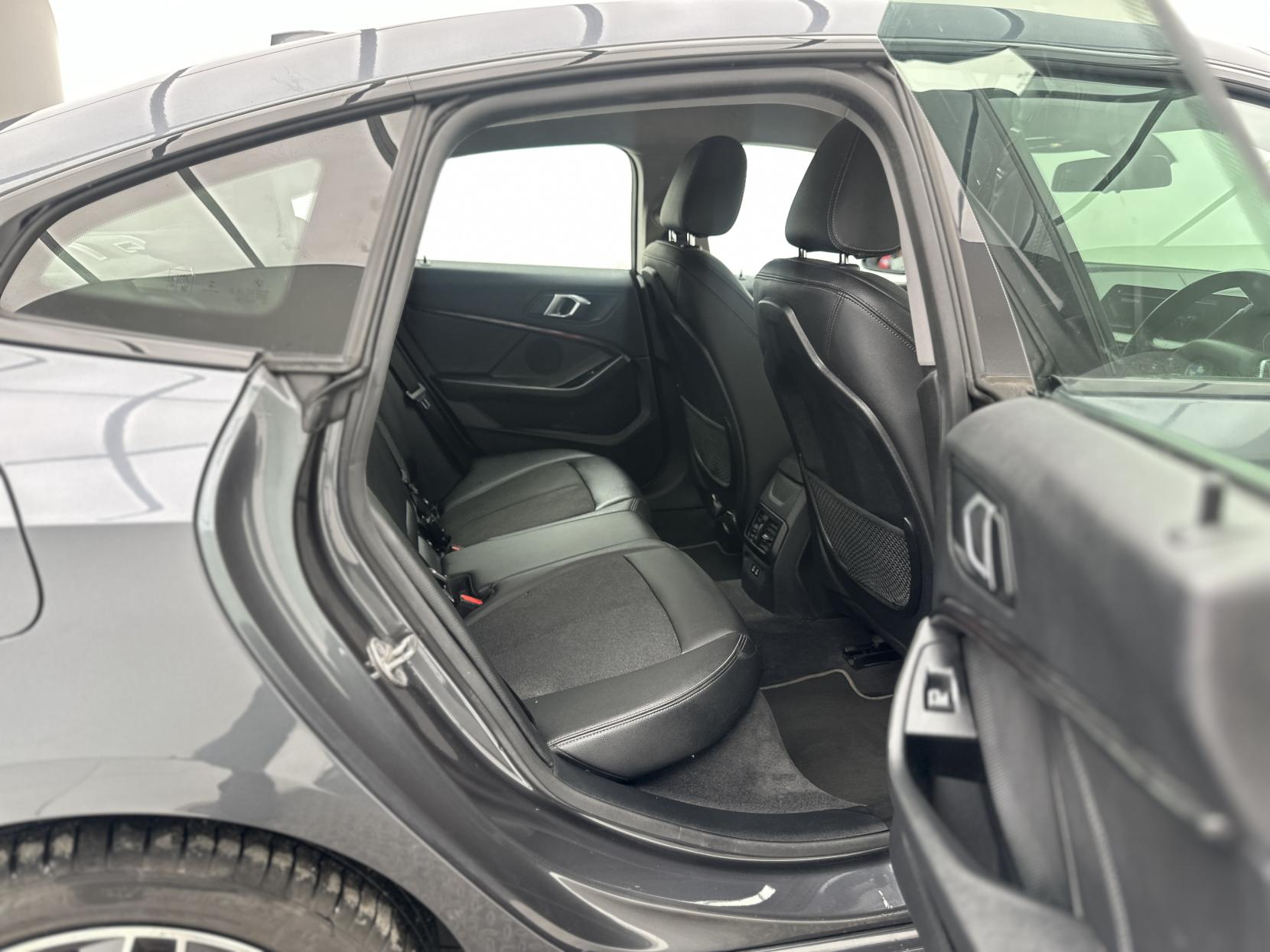 BMW 2 Series Gran Coupe 1.5 218i Sport (LCP) Saloon 4dr Petrol DCT Euro 6 (s/s) (136 ps)