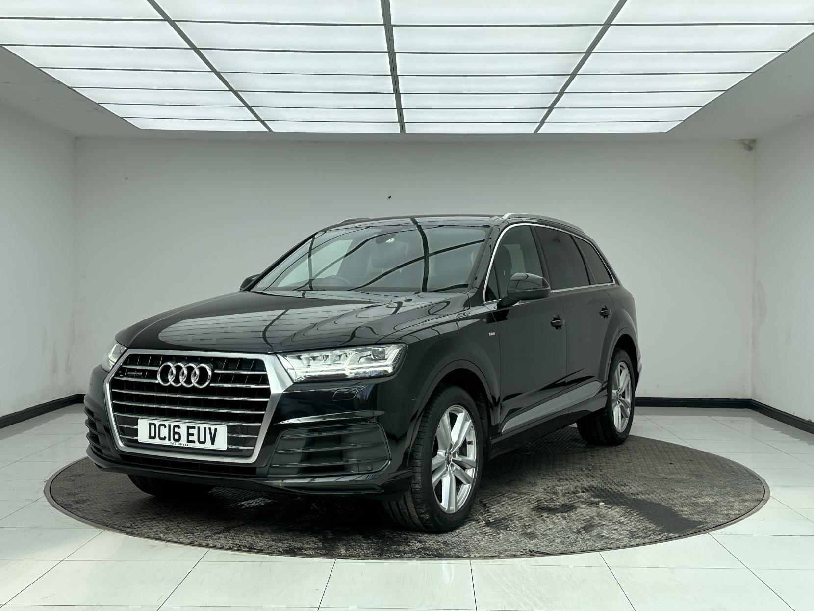 Audi Q7 3.0 TDI V6 S line SUV 5dr Diesel Tiptronic quattro Euro 6 (s/s) (218 ps)