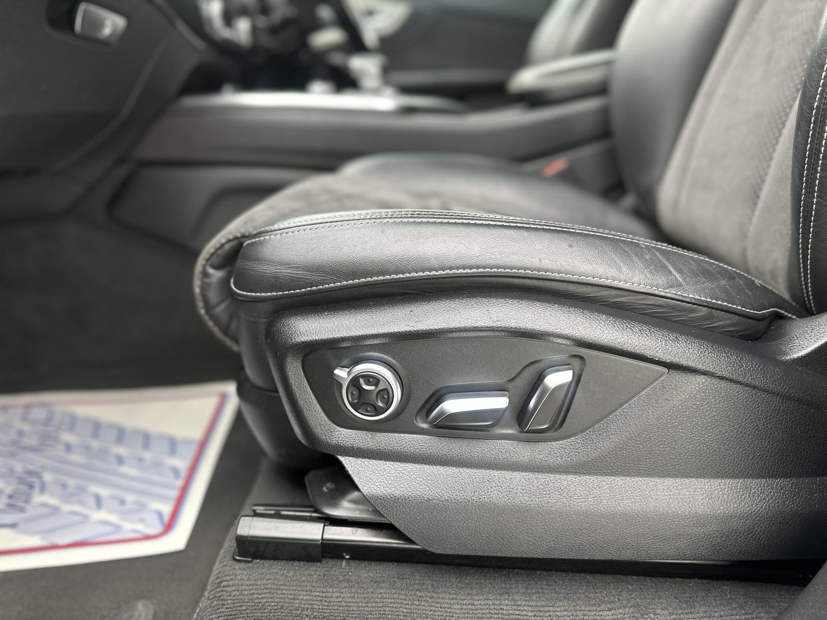 Audi Q7 3.0 TDI V6 S line SUV 5dr Diesel Tiptronic quattro Euro 6 (s/s) (218 ps)