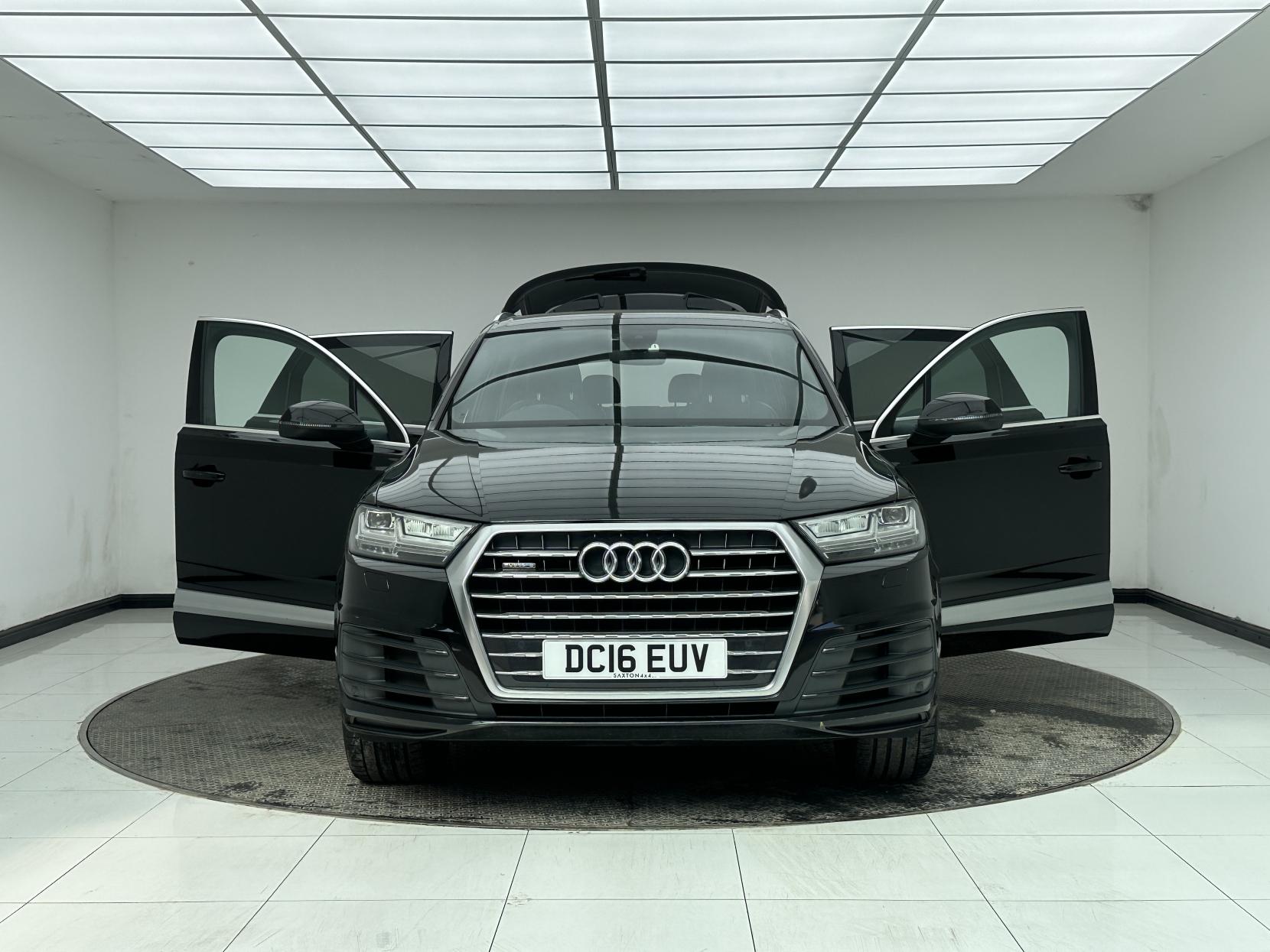 Audi Q7 3.0 TDI V6 S line SUV 5dr Diesel Tiptronic quattro Euro 6 (s/s) (218 ps)