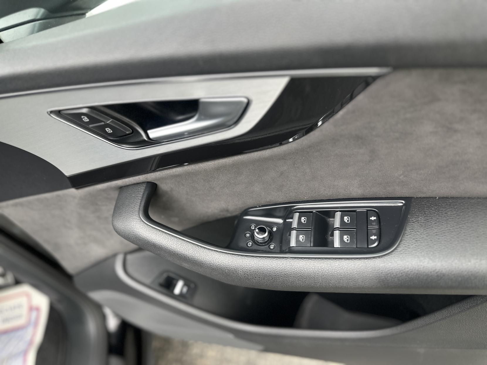 Audi Q7 3.0 TDI V6 S line SUV 5dr Diesel Tiptronic quattro Euro 6 (s/s) (218 ps)