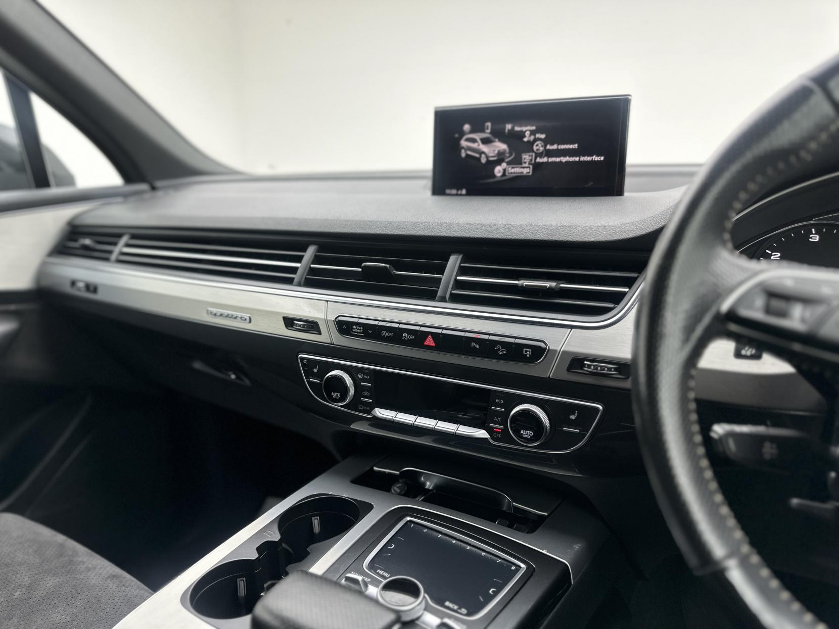 Audi Q7 3.0 TDI V6 S line SUV 5dr Diesel Tiptronic quattro Euro 6 (s/s) (218 ps)