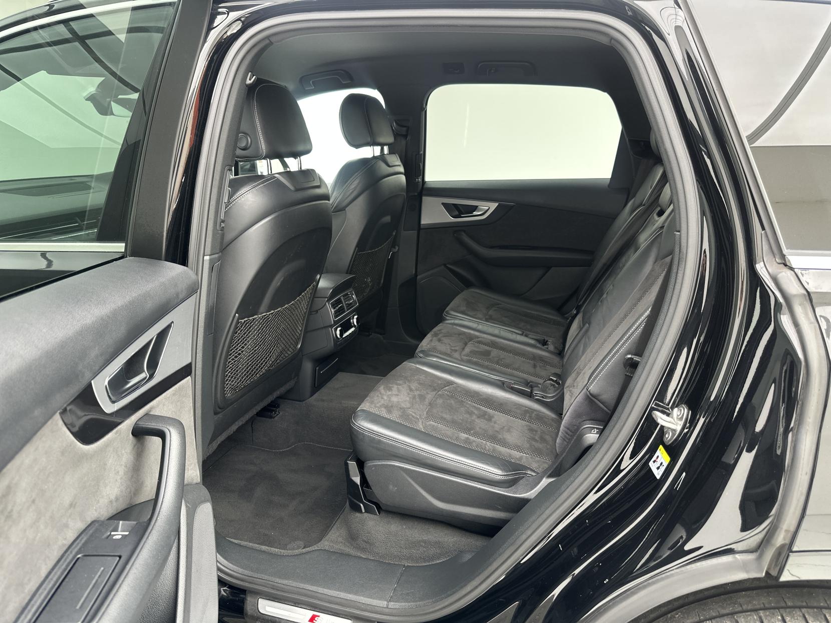 Audi Q7 3.0 TDI V6 S line SUV 5dr Diesel Tiptronic quattro Euro 6 (s/s) (218 ps)