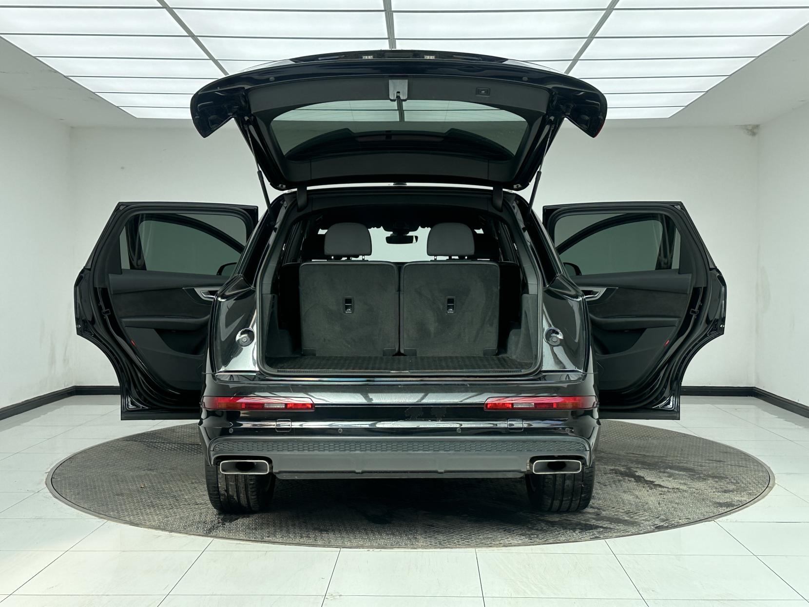 Audi Q7 3.0 TDI V6 S line SUV 5dr Diesel Tiptronic quattro Euro 6 (s/s) (218 ps)