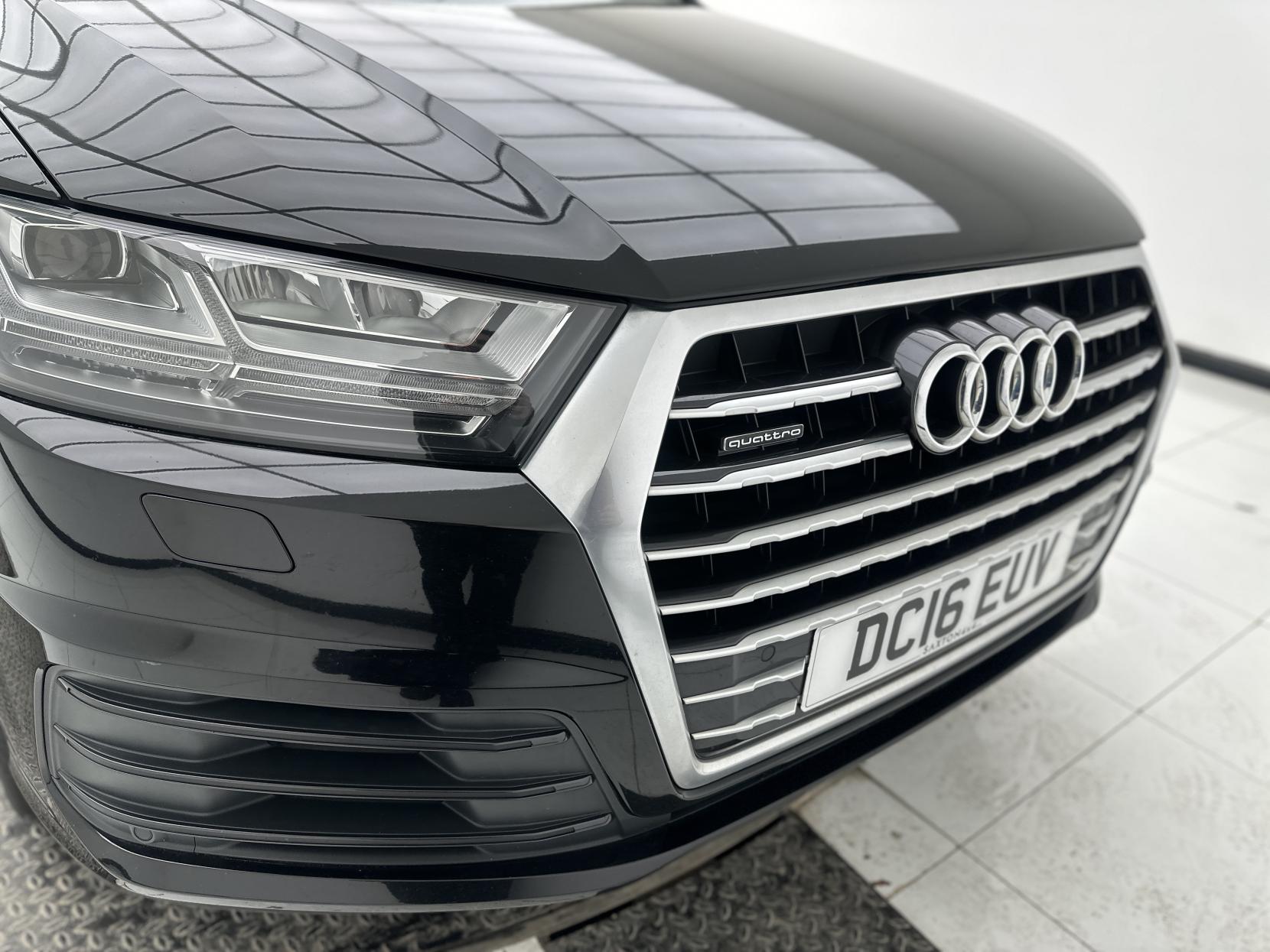 Audi Q7 3.0 TDI V6 S line SUV 5dr Diesel Tiptronic quattro Euro 6 (s/s) (218 ps)