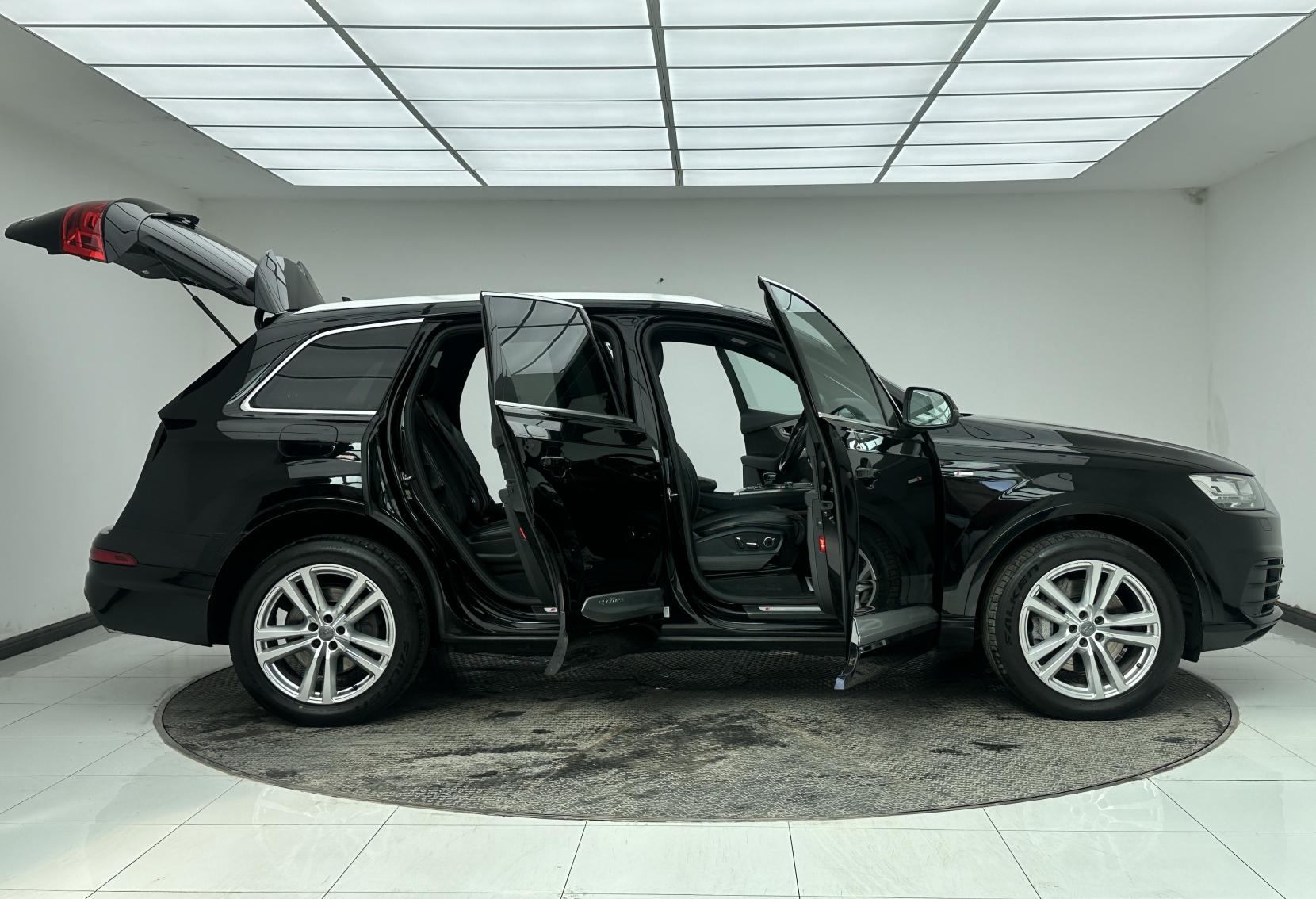 Audi Q7 3.0 TDI V6 S line SUV 5dr Diesel Tiptronic quattro Euro 6 (s/s) (218 ps)