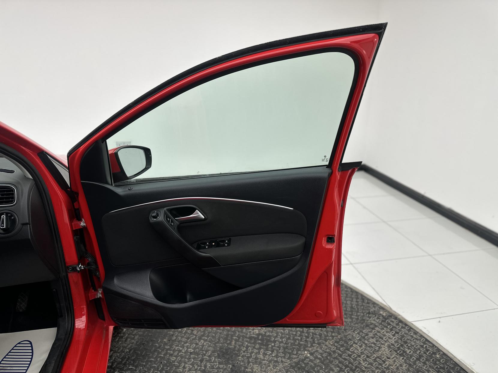 Volkswagen Polo 1.2 TSI BlueMotion Tech SE Hatchback 5dr Petrol Manual Euro 6 (s/s) (90 ps)