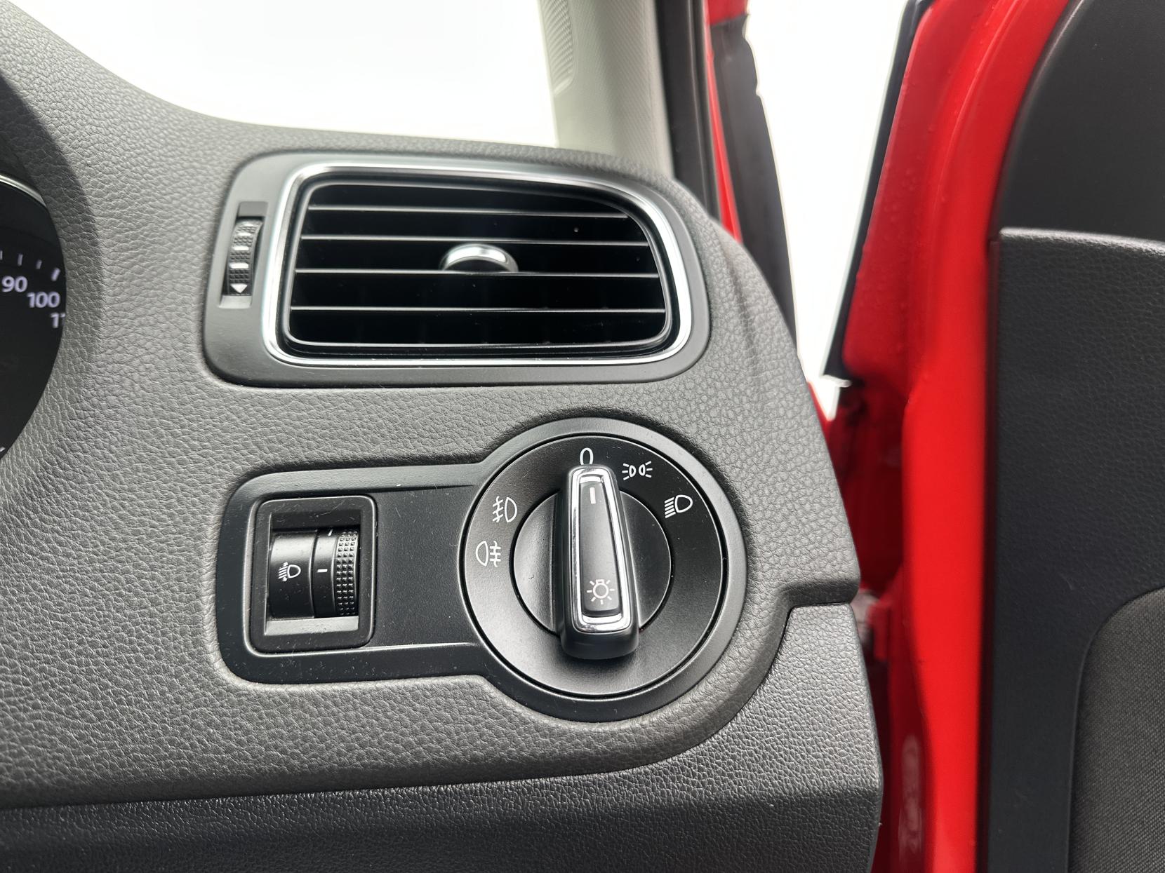 Volkswagen Polo 1.2 TSI BlueMotion Tech SE Hatchback 5dr Petrol Manual Euro 6 (s/s) (90 ps)