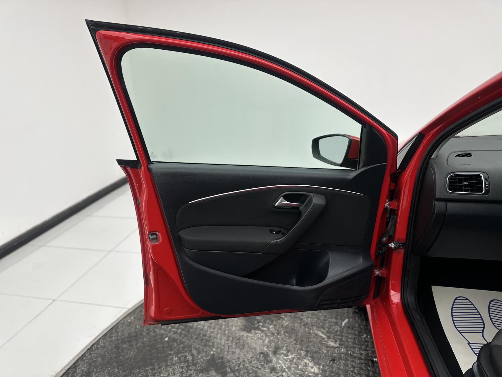 Volkswagen Polo 1.2 TSI BlueMotion Tech SE Hatchback 5dr Petrol Manual Euro 6 (s/s) (90 ps)