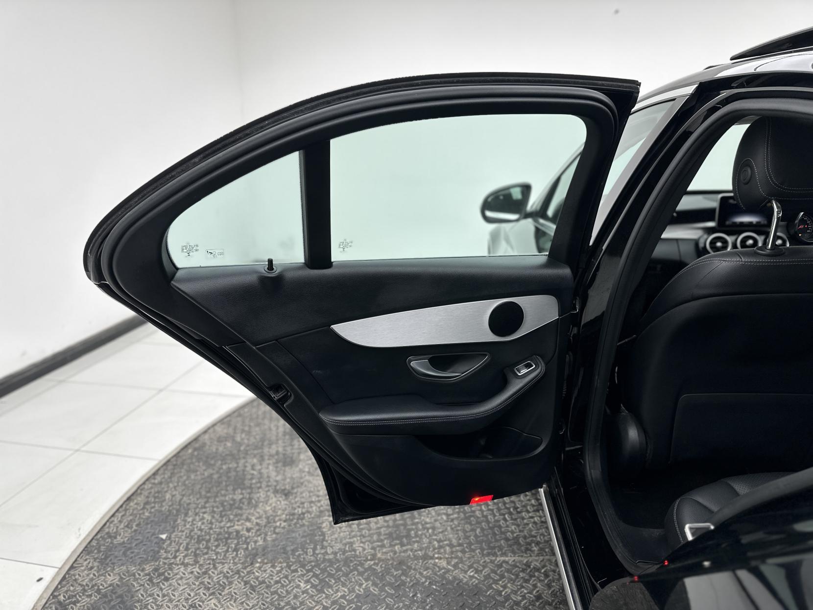 Mercedes-Benz C Class 2.0 C350e 6.4kWh Sport (Premium) Saloon 4dr Petrol Plug-in Hybrid G-Tronic+ Euro 6 (s/s) (293 ps)