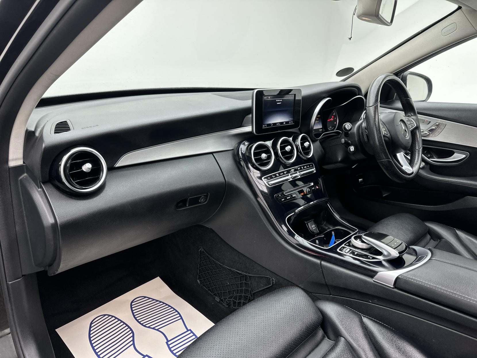 Mercedes-Benz C Class 2.0 C350e 6.4kWh Sport (Premium) Saloon 4dr Petrol Plug-in Hybrid G-Tronic+ Euro 6 (s/s) (293 ps)