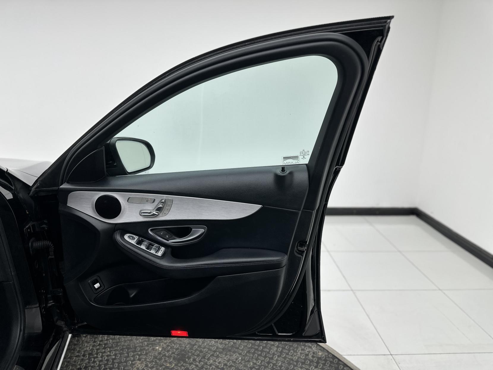 Mercedes-Benz C Class 2.0 C350e 6.4kWh Sport (Premium) Saloon 4dr Petrol Plug-in Hybrid G-Tronic+ Euro 6 (s/s) (293 ps)