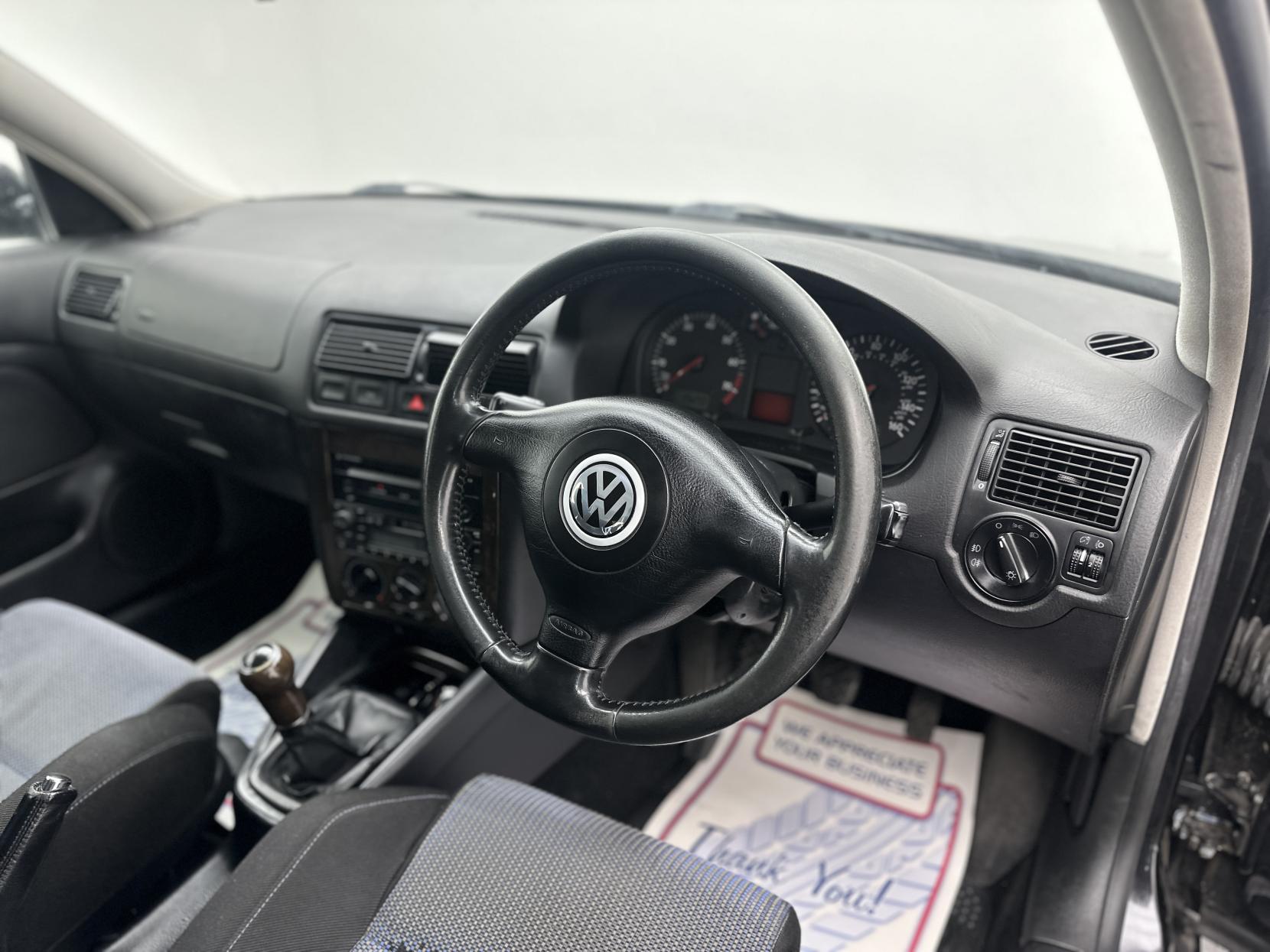 Volkswagen Golf 1.8T GTI Hatchback 5dr Petrol Manual (192 g/km, 150 bhp)