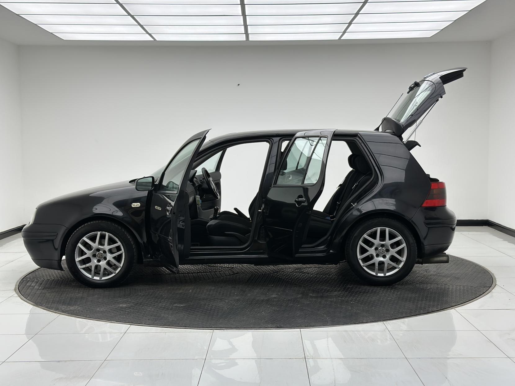 Volkswagen Golf 1.8T GTI Hatchback 5dr Petrol Manual (192 g/km, 150 bhp)