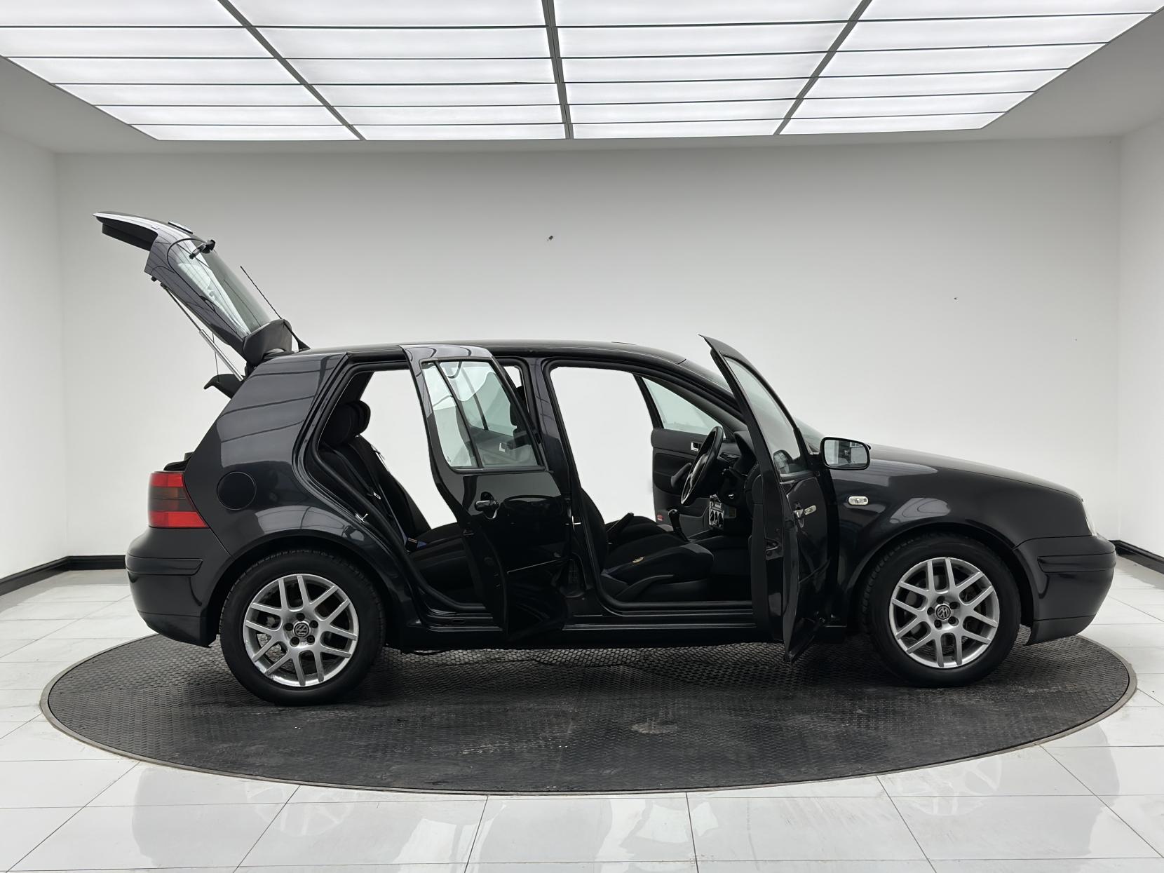 Volkswagen Golf 1.8T GTI Hatchback 5dr Petrol Manual (192 g/km, 150 bhp)