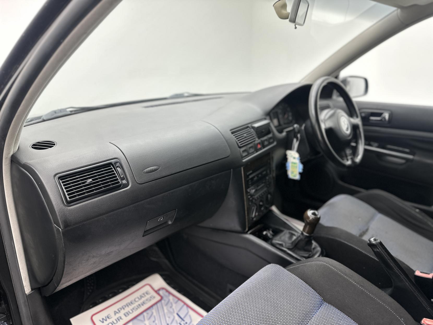 Volkswagen Golf 1.8T GTI Hatchback 5dr Petrol Manual (192 g/km, 150 bhp)