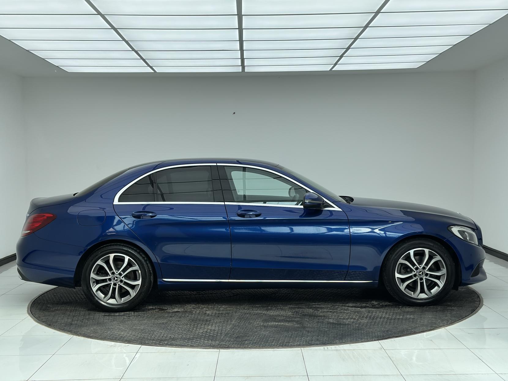 Mercedes-Benz C Class 2.0 C200 Sport Saloon 4dr Petrol G-Tronic+ Euro 6 (s/s) (184 ps)