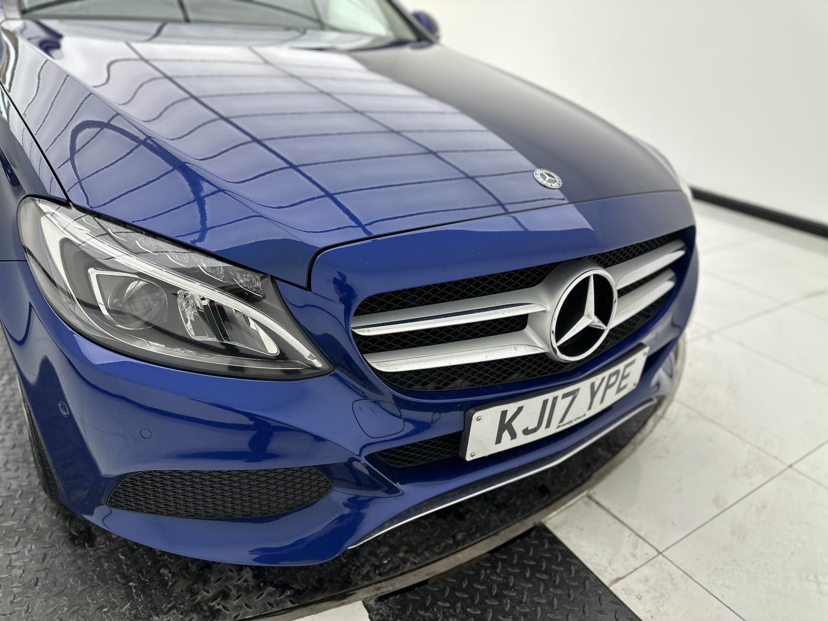 Mercedes-Benz C Class 2.0 C200 Sport Saloon 4dr Petrol G-Tronic+ Euro 6 (s/s) (184 ps)